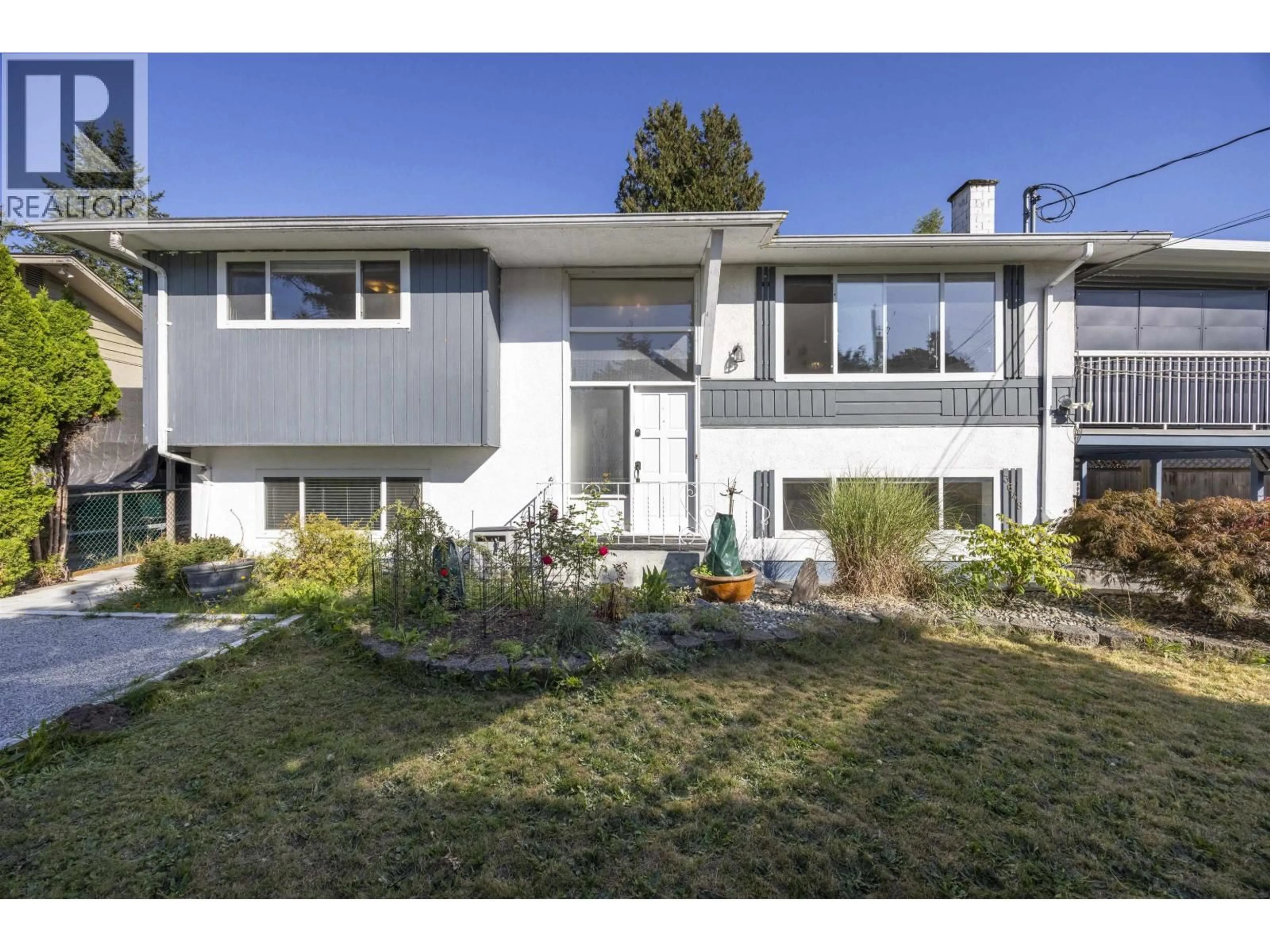 Home with vinyl exterior material, street for 3648 VINCENT STREET, Port Coquitlam British Columbia V3B3T9