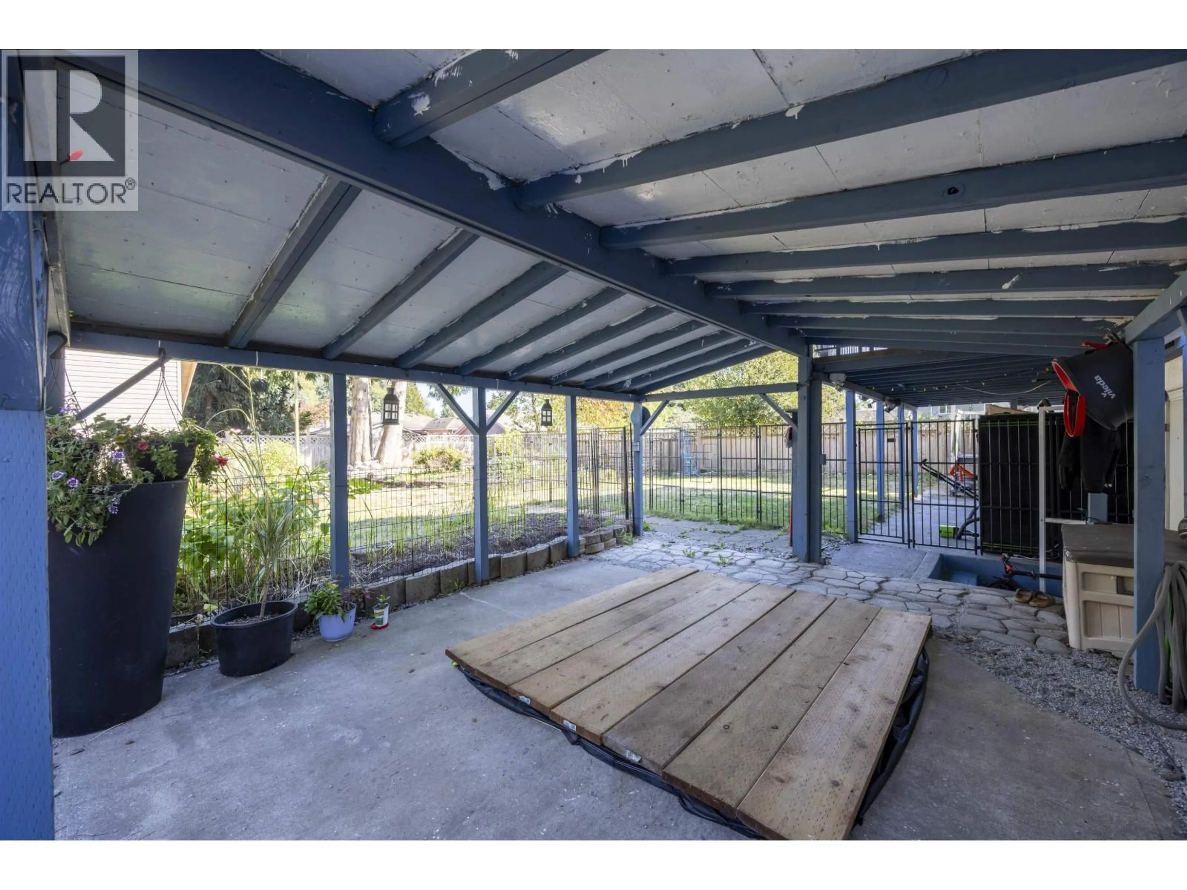 Patio, building for 3648 VINCENT STREET, Port Coquitlam British Columbia V3B3T9