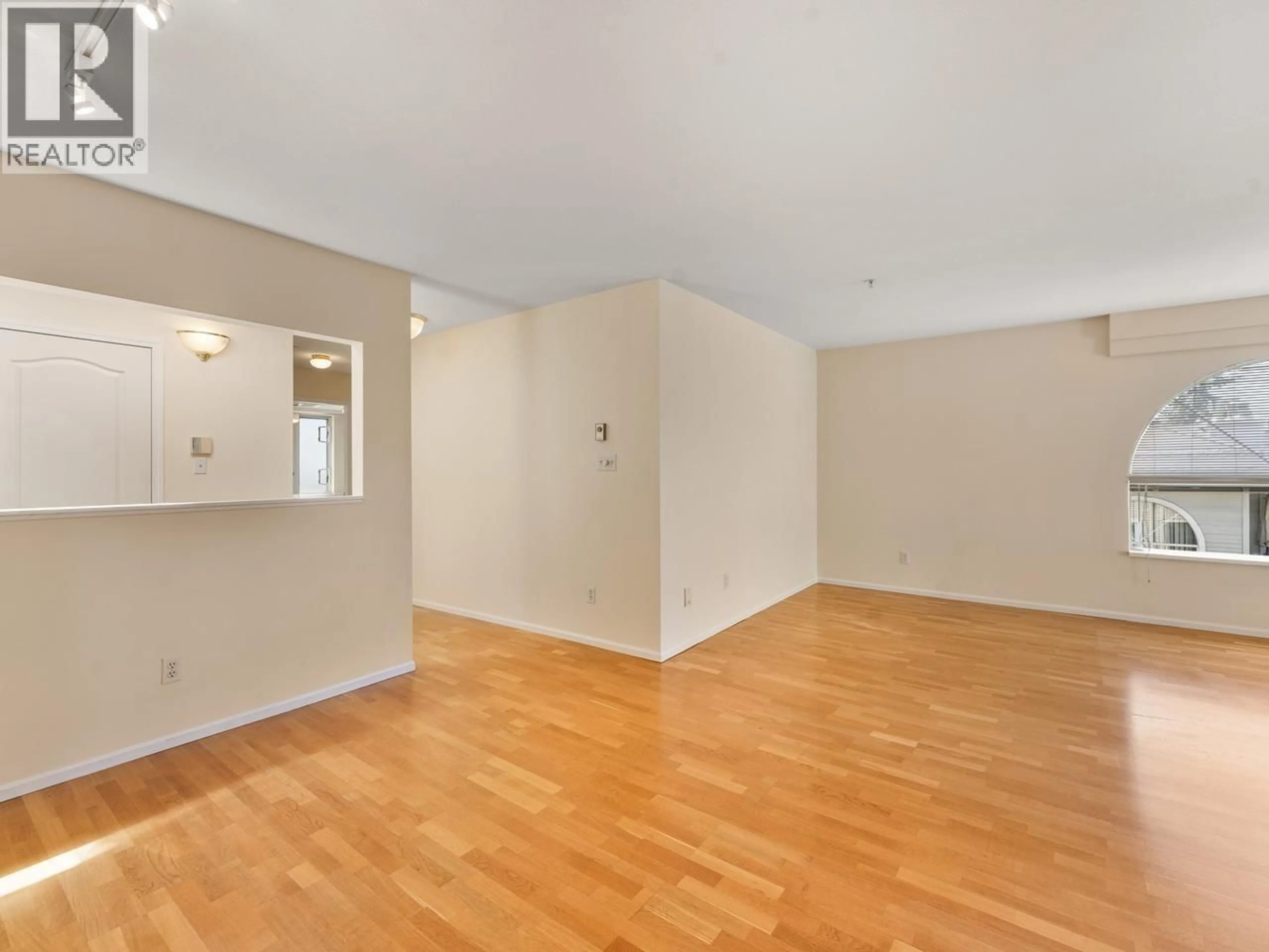 A pic of a room for 401 - 7620 COLUMBIA STREET, Vancouver British Columbia V5X4S8