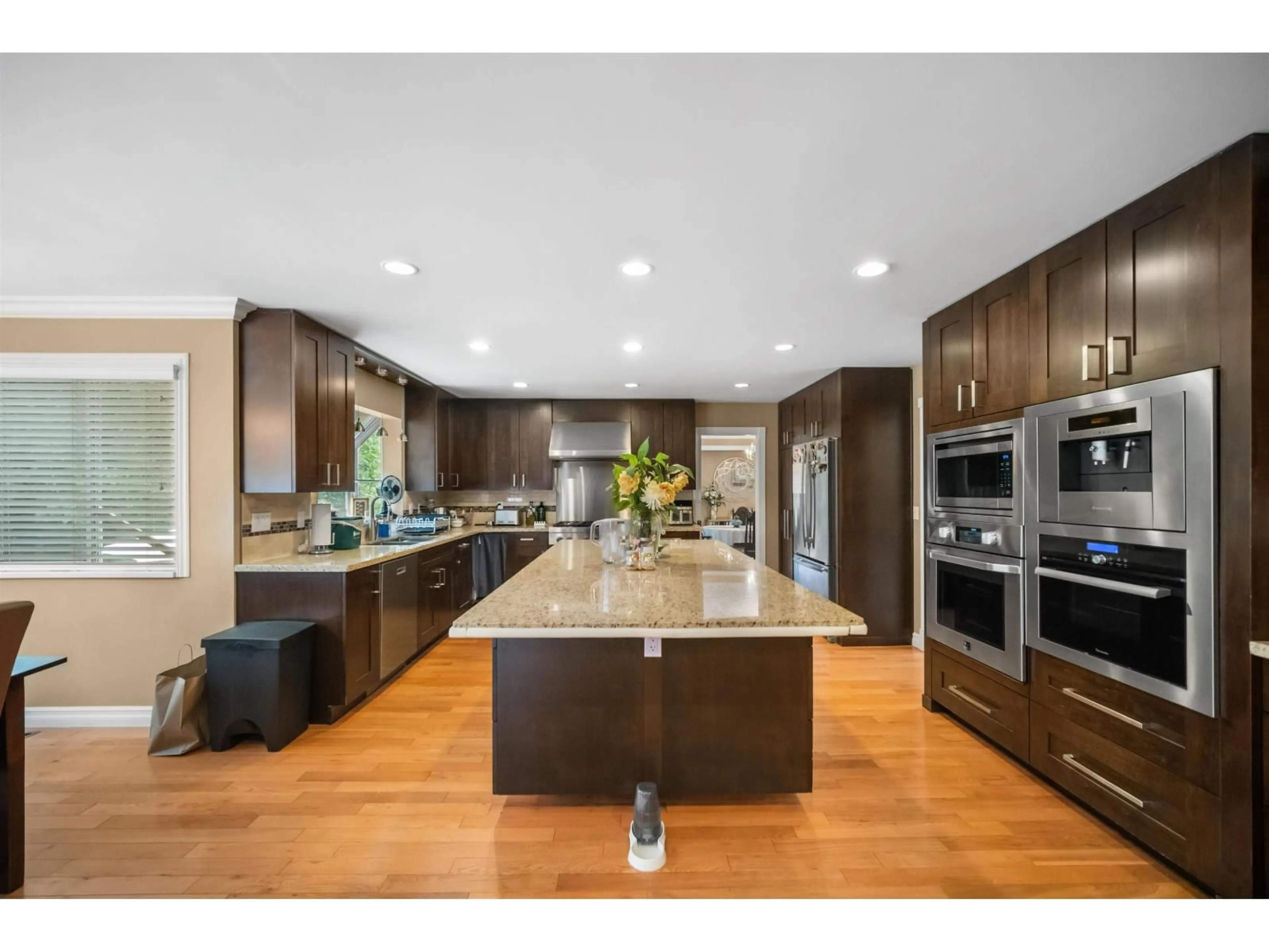 Open concept kitchen, unknown for 5686 125A STREET, Surrey British Columbia V3X3G8
