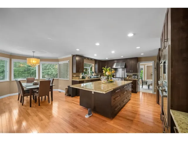 5686 125A STREET, Surrey 3