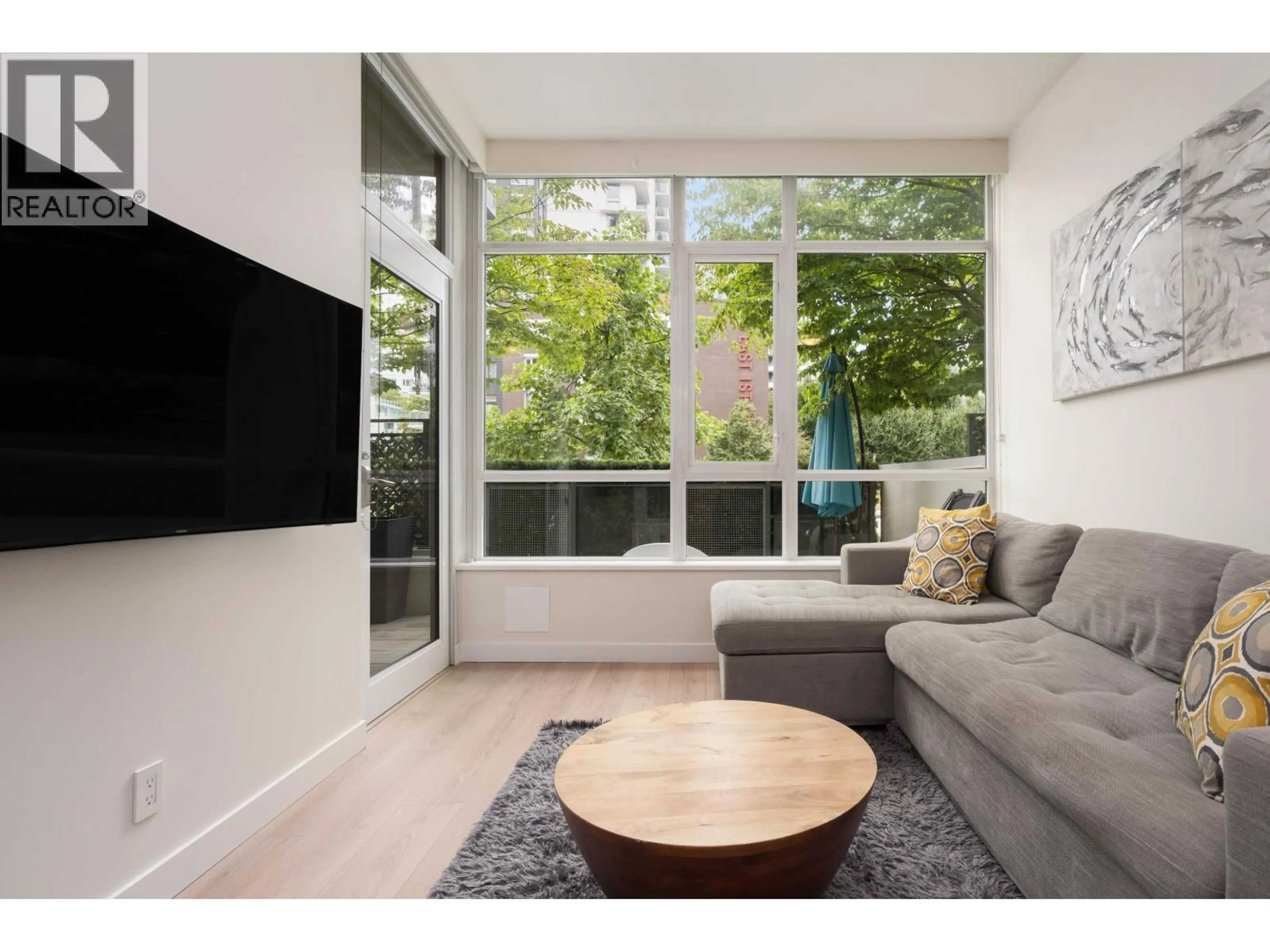 Living room with furniture, unknown for 1680 QUEBEC STREET, Vancouver British Columbia V6A3L6