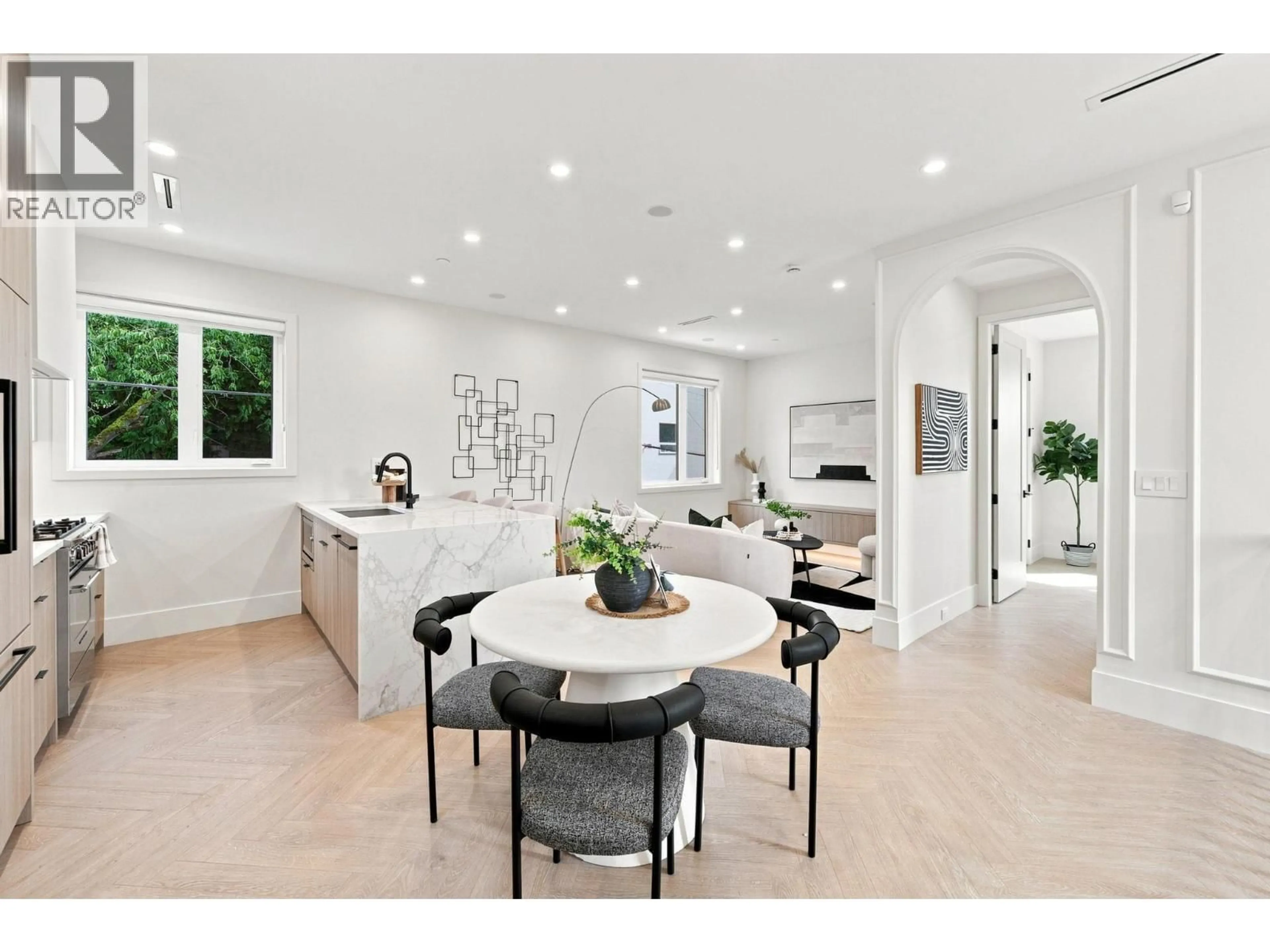 Open concept kitchen, ceramic/tile floor for 646 E 23RD AVENUE, Vancouver British Columbia V5V1X8