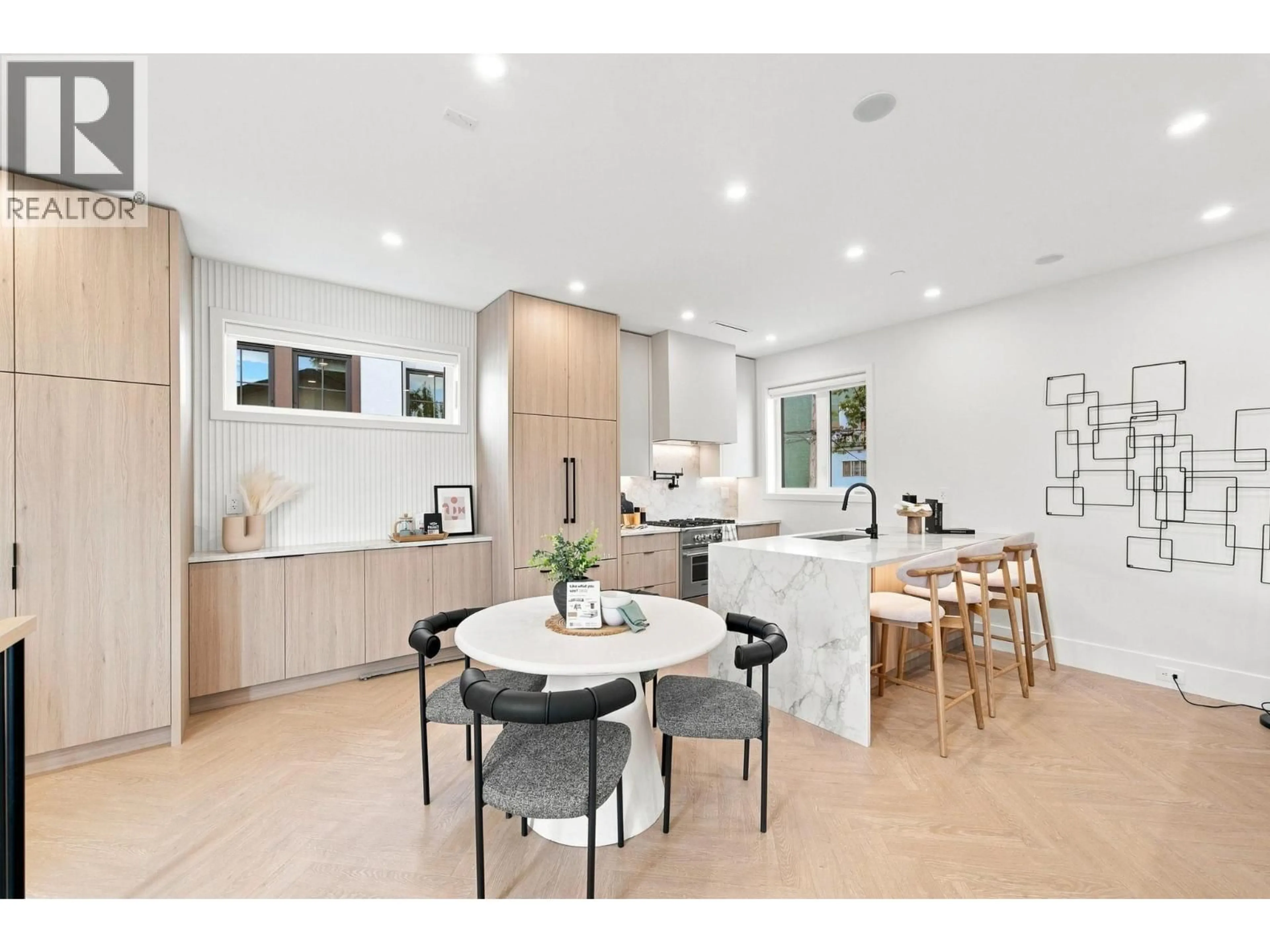 Open concept kitchen, ceramic/tile floor for 646 E 23RD AVENUE, Vancouver British Columbia V5V1X8