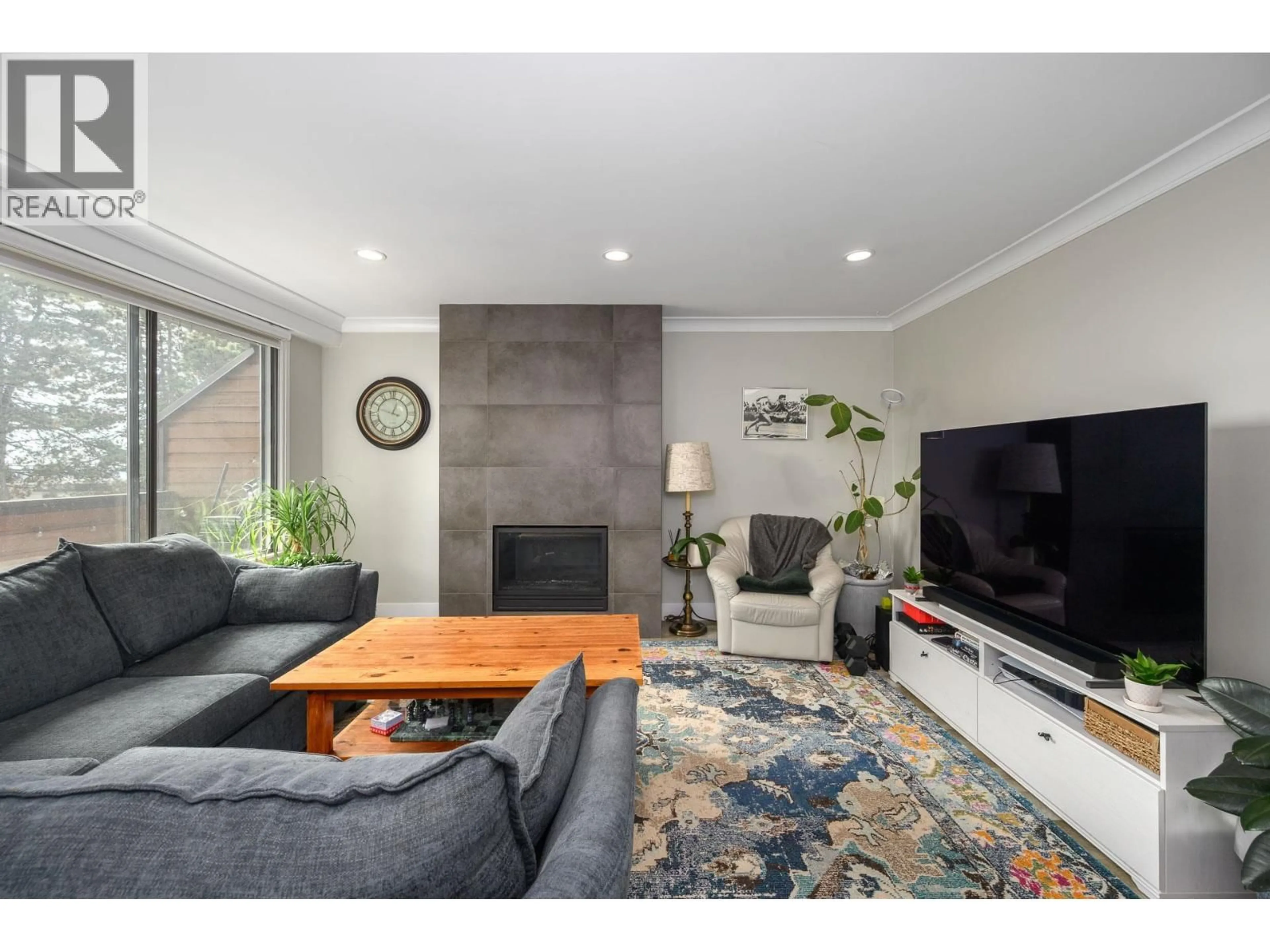 Living room with furniture, unknown for 3201 LONSDALE AVENUE, North Vancouver British Columbia V7N4G8