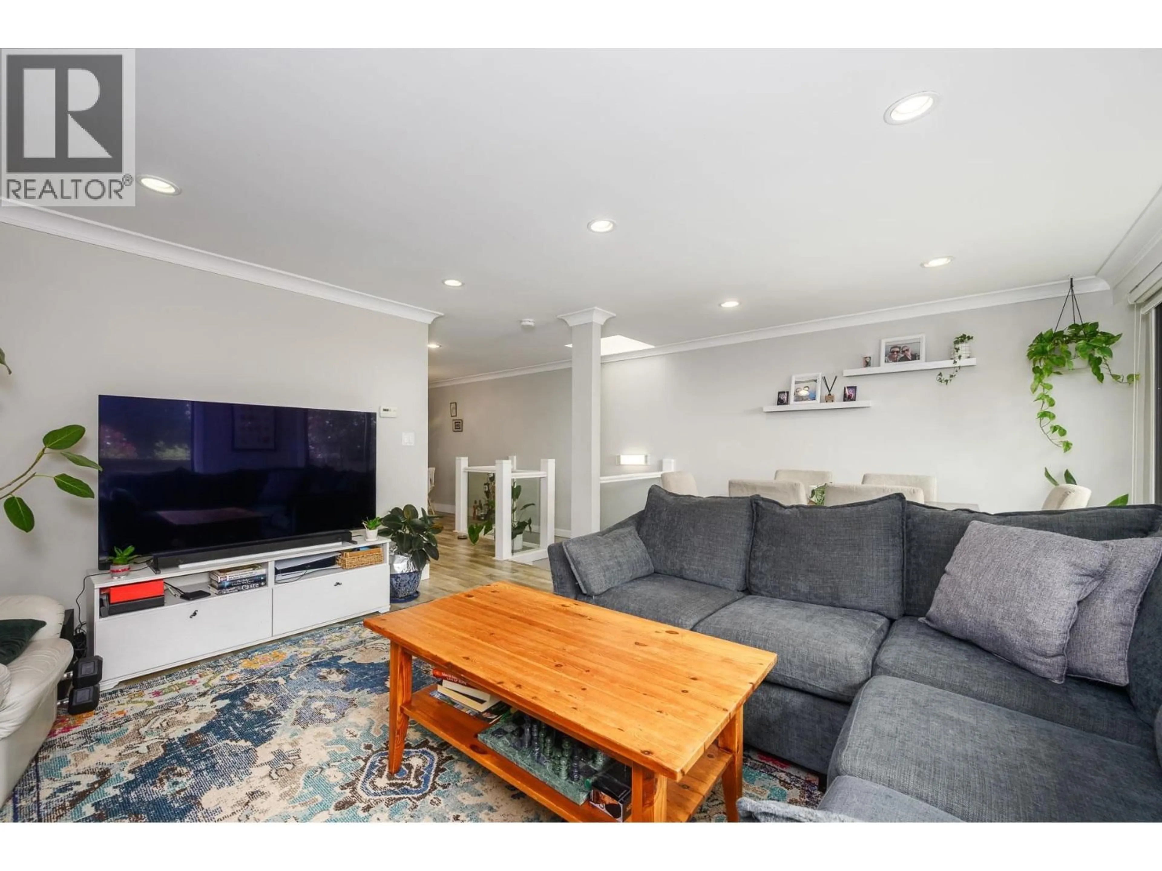 Living room with furniture, unknown for 3201 LONSDALE AVENUE, North Vancouver British Columbia V7N4G8