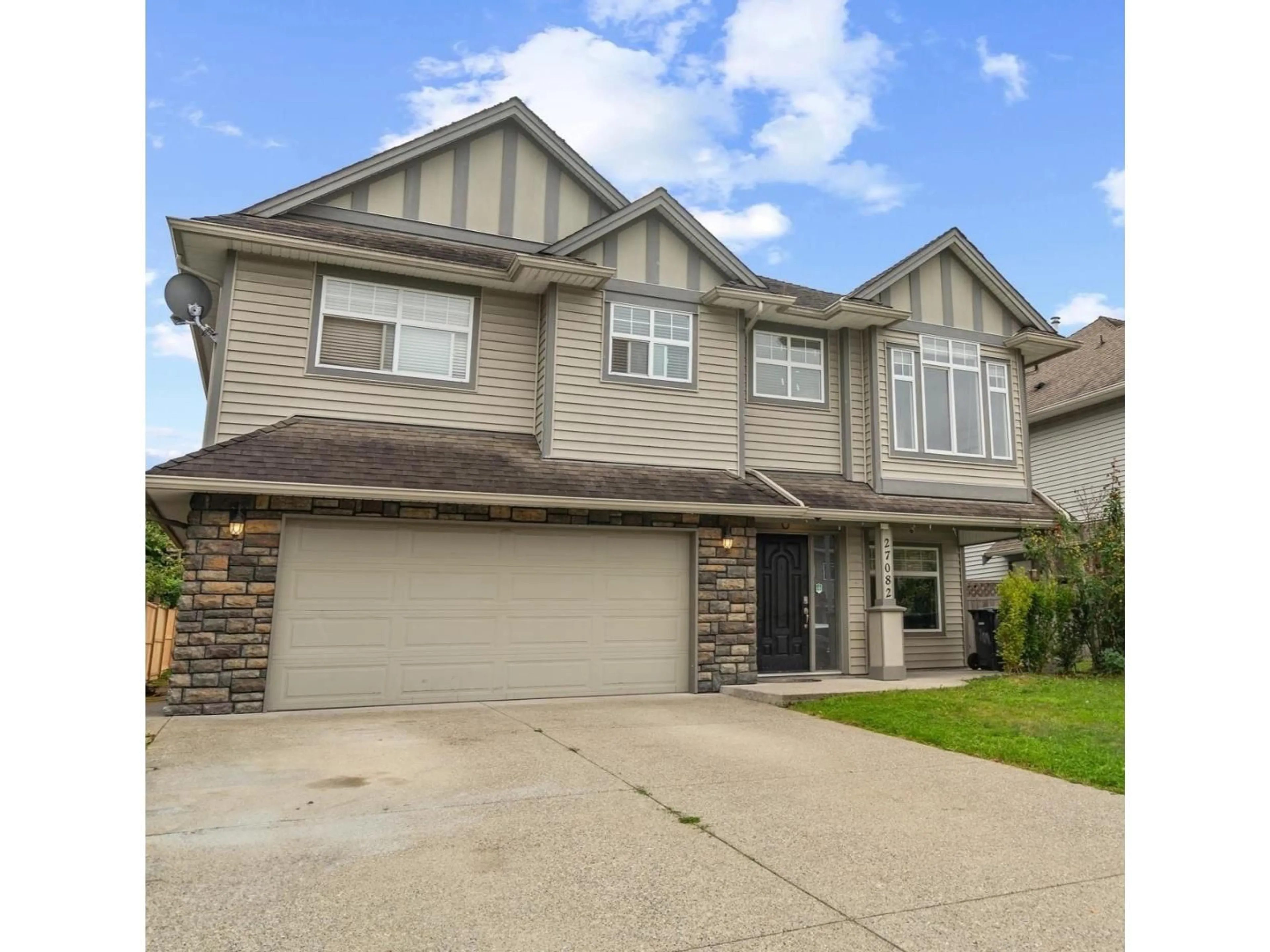 Home with vinyl exterior material, street for 27082 35 AVENUE, Langley British Columbia V4W0A4