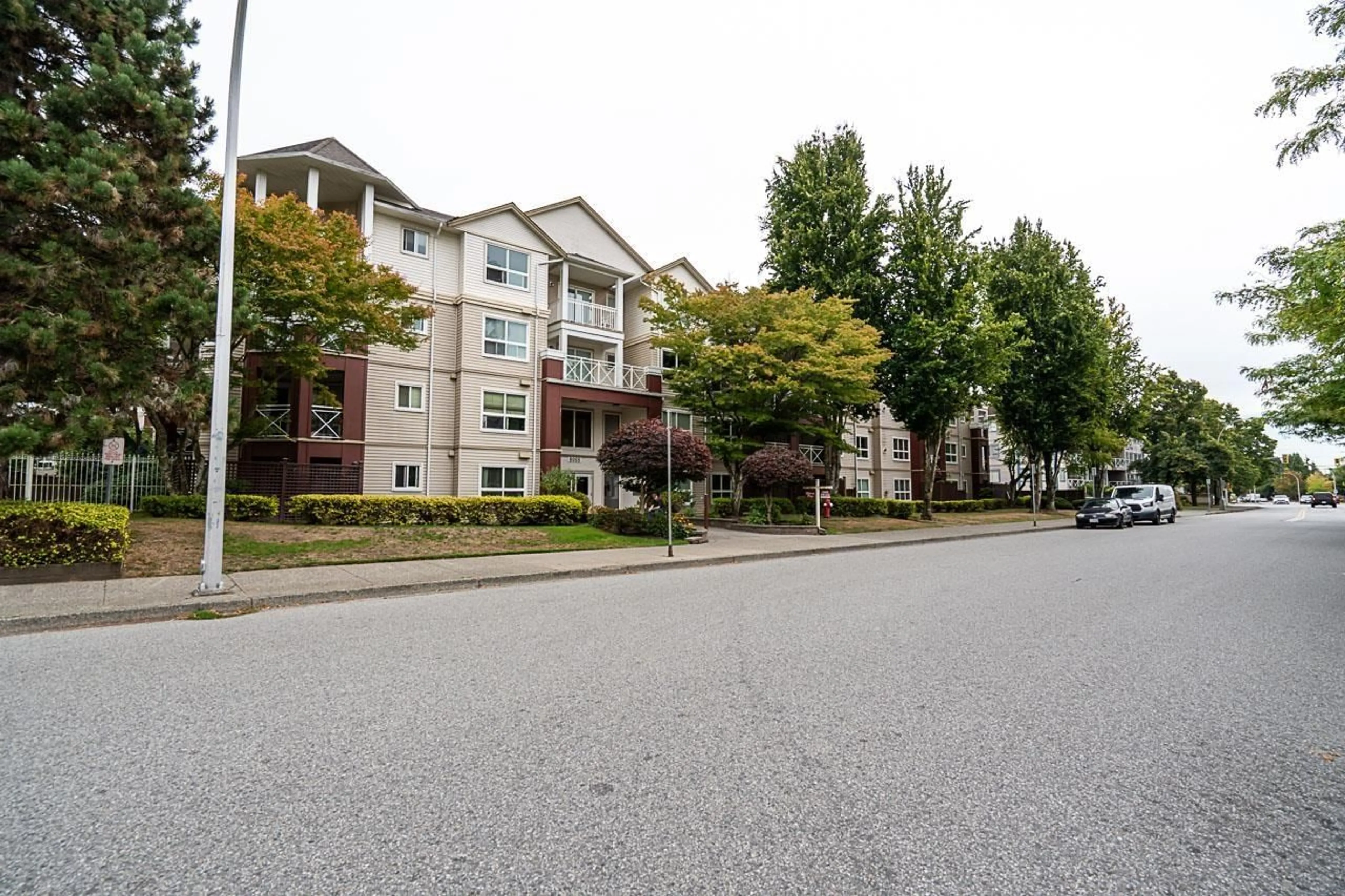 Unknown for 211 - 8068 120A STREET, Surrey British Columbia V3W3P3