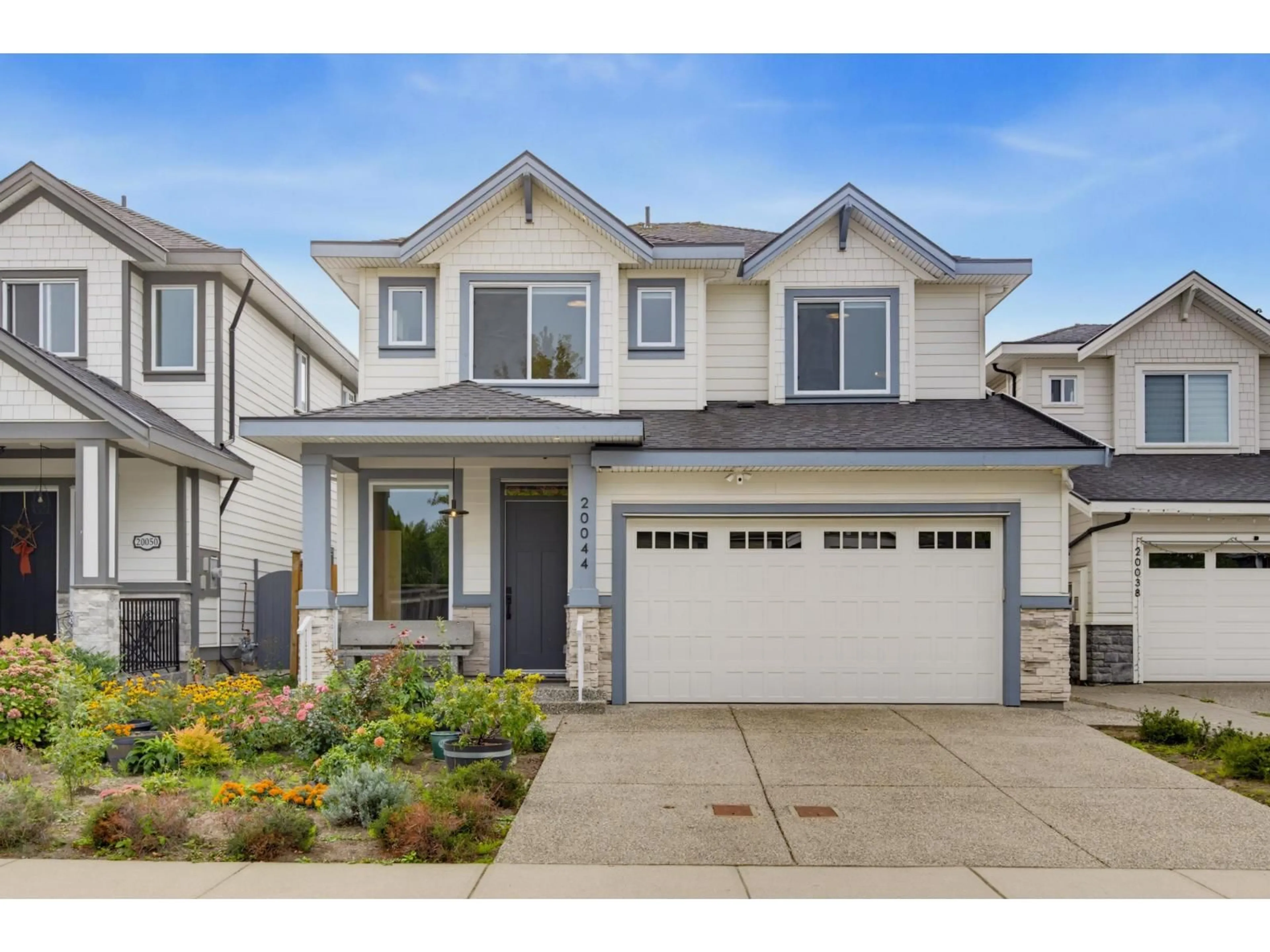 Home with vinyl exterior material, street for 20044 73 AVENUE, Langley British Columbia V2Y3G5