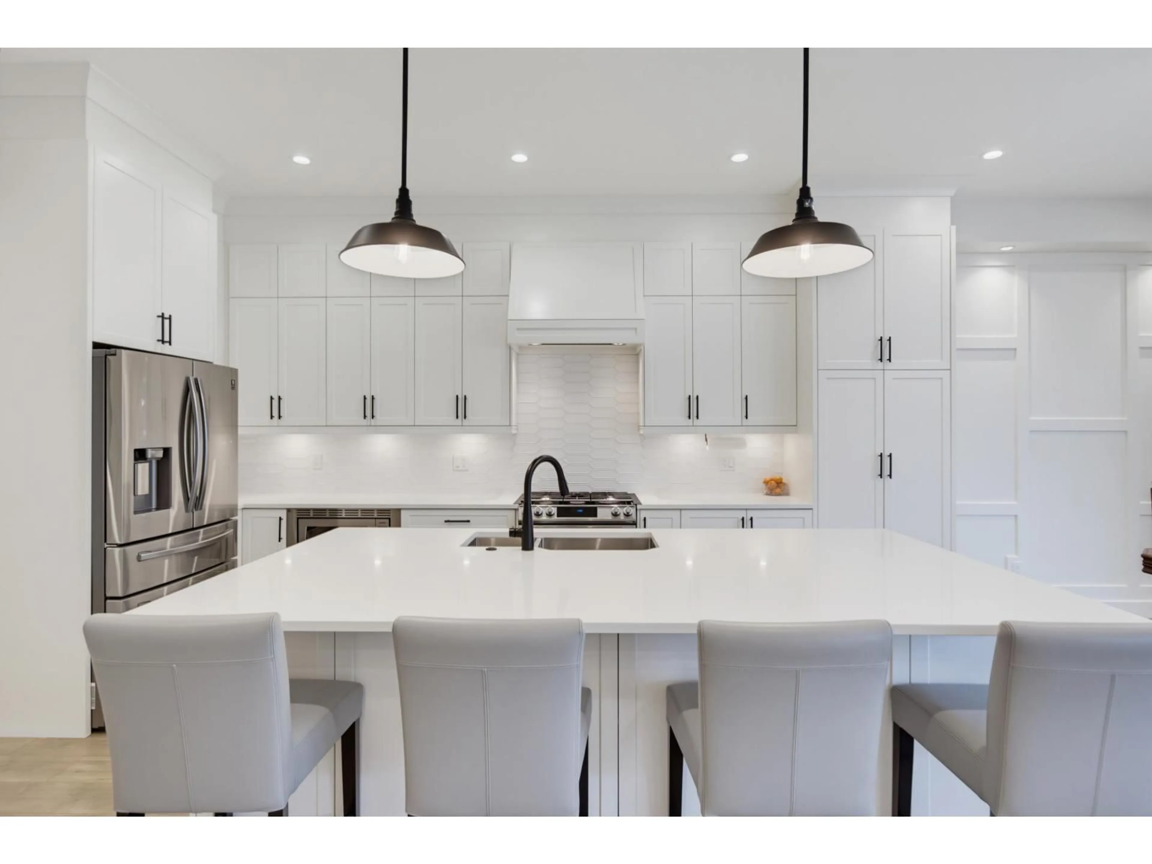 Contemporary kitchen, ceramic/tile floor for 20044 73 AVENUE, Langley British Columbia V2Y3G5