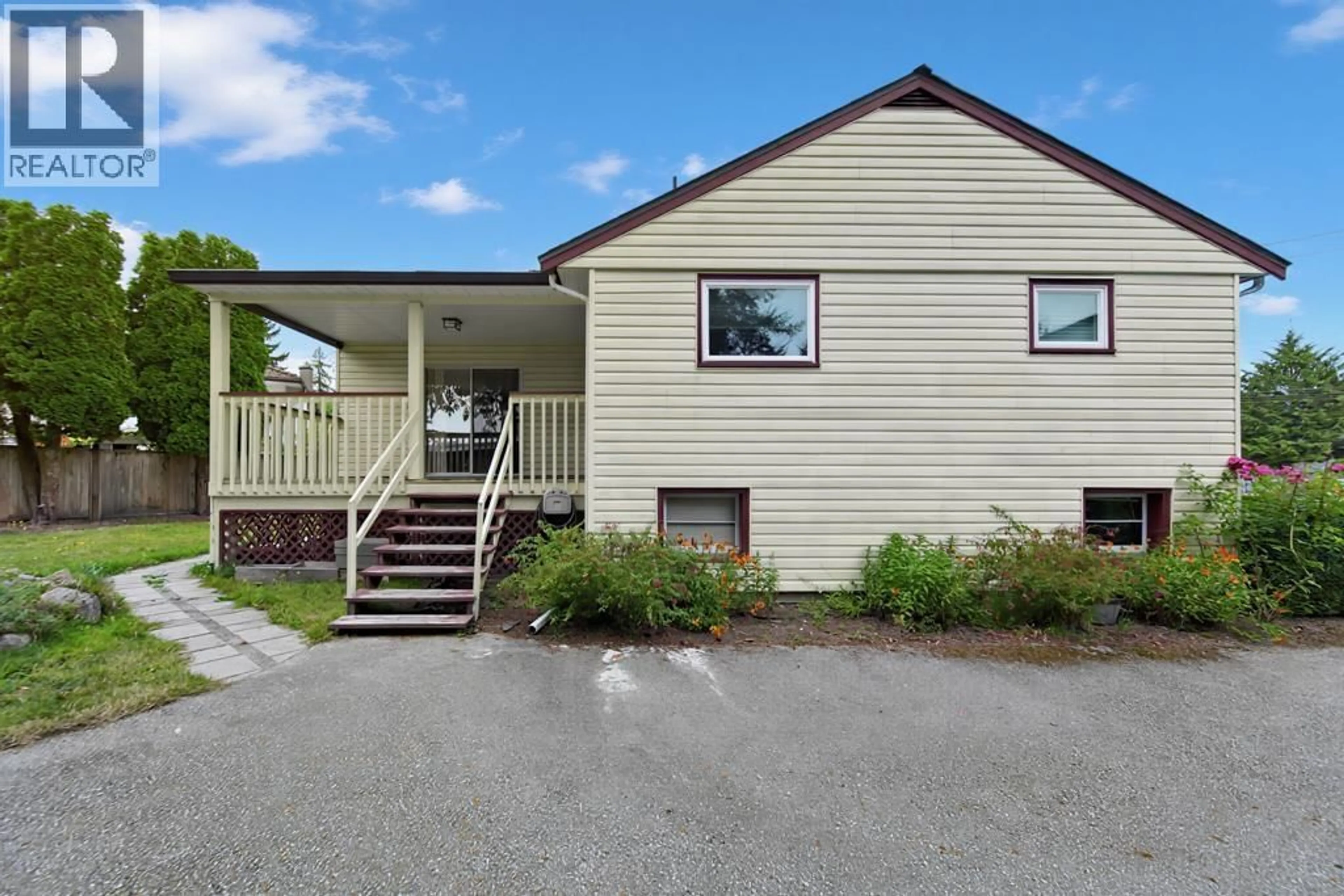 Home with vinyl exterior material, unknown for 311 MOUNT ROYAL DRIVE, Port Moody British Columbia V3H1R2