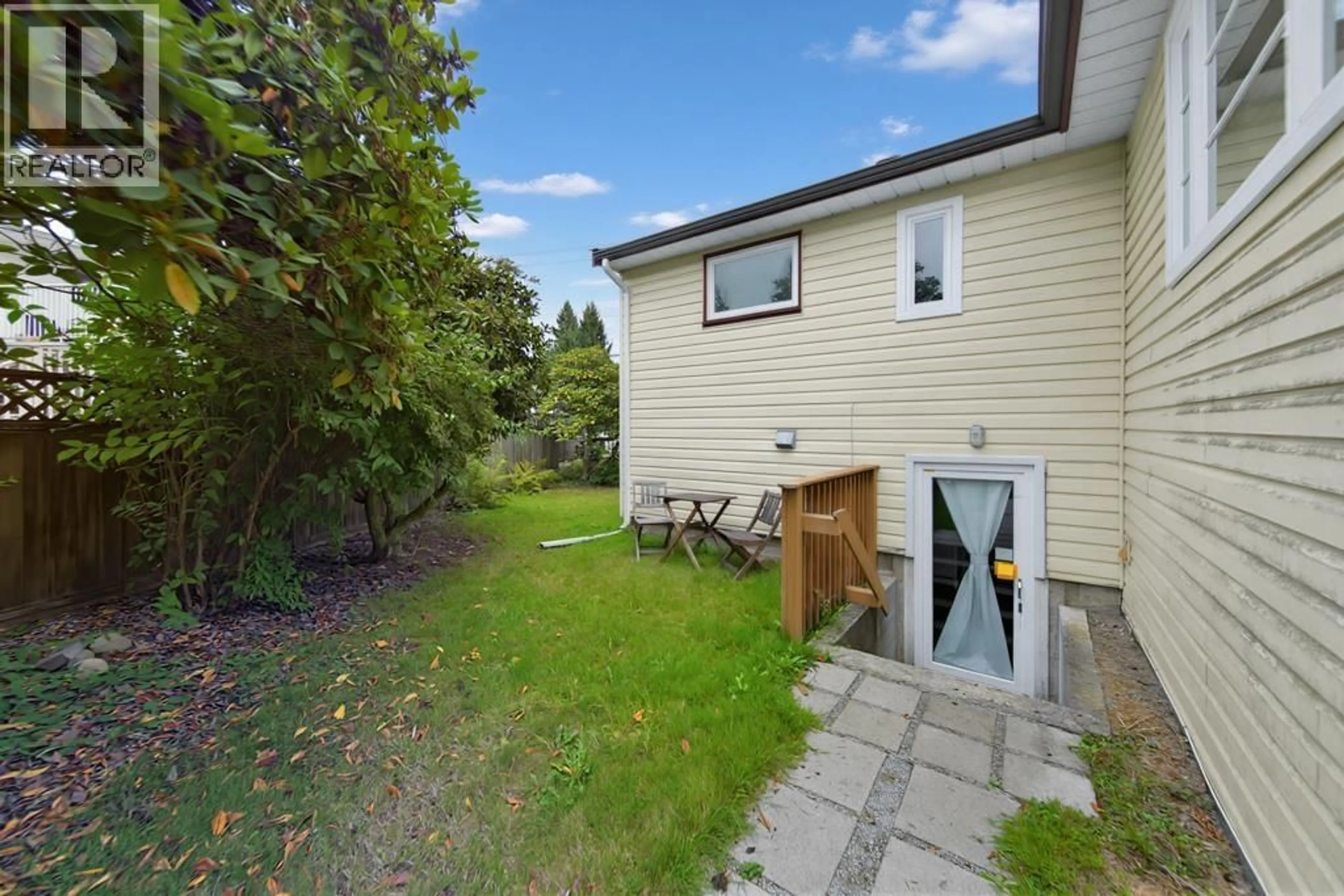 A pic from outside/outdoor area/front of a property/back of a property/a pic from drone, street for 311 MOUNT ROYAL DRIVE, Port Moody British Columbia V3H1R2