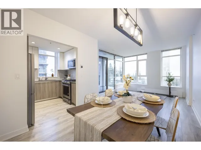 902 - 8940 UNIVERSITY CRESCENT, Burnaby