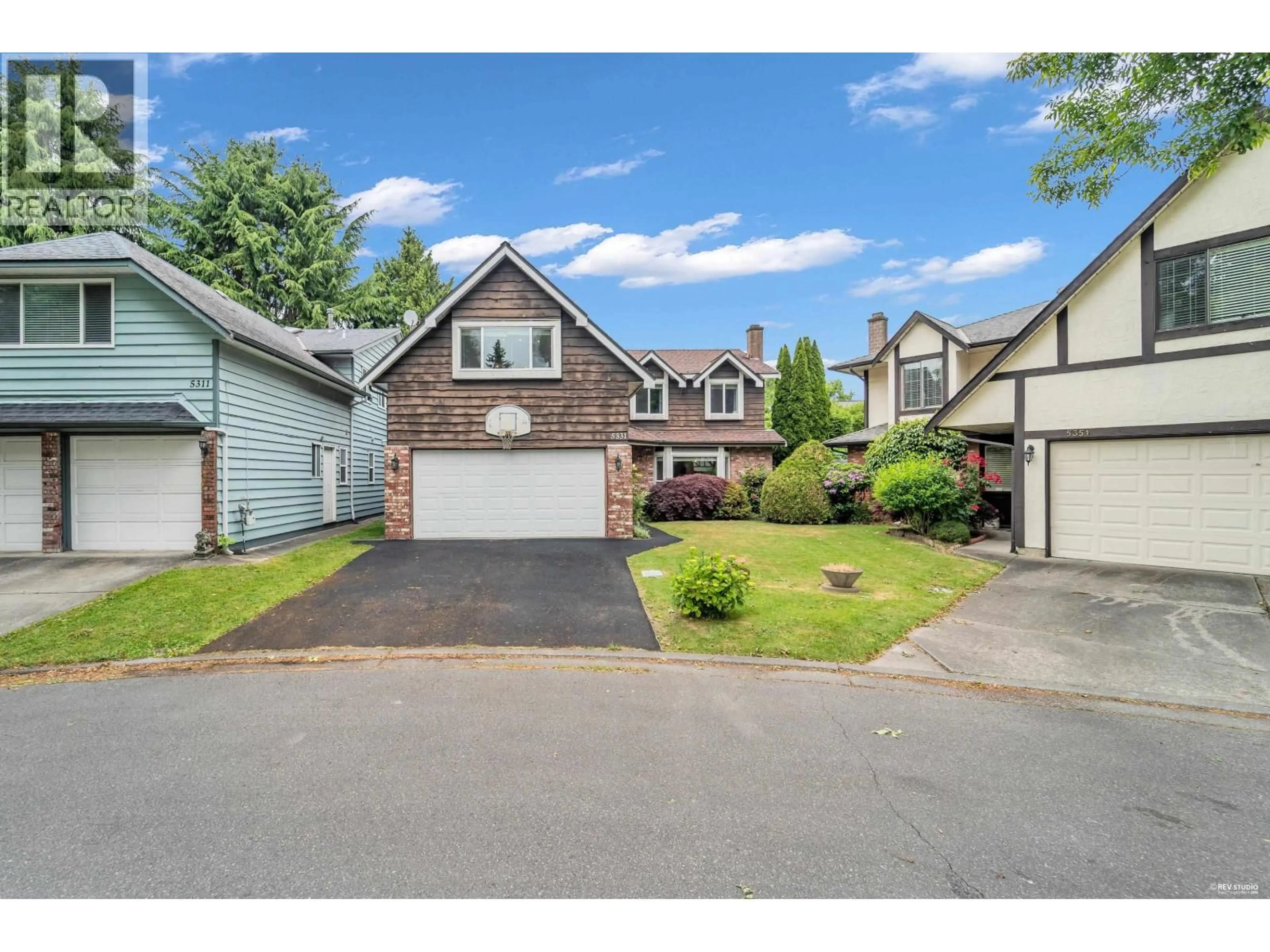 Home with vinyl exterior material, street for 5331 TIFFANY PLACE, Richmond British Columbia V7C5A6