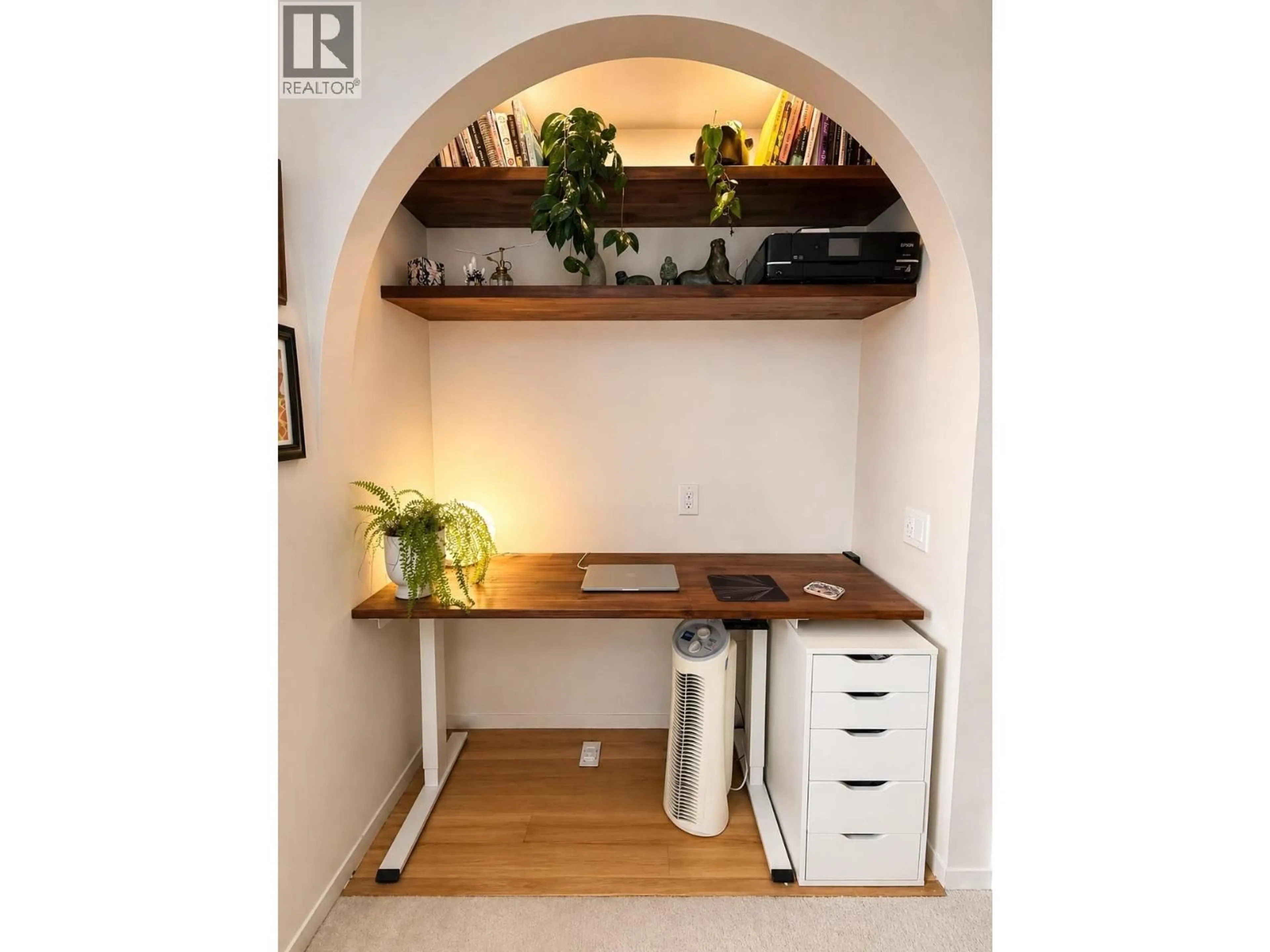 Indoor entryway for 3 - 1510 3RD AVENUE, Vancouver British Columbia V5N1G9