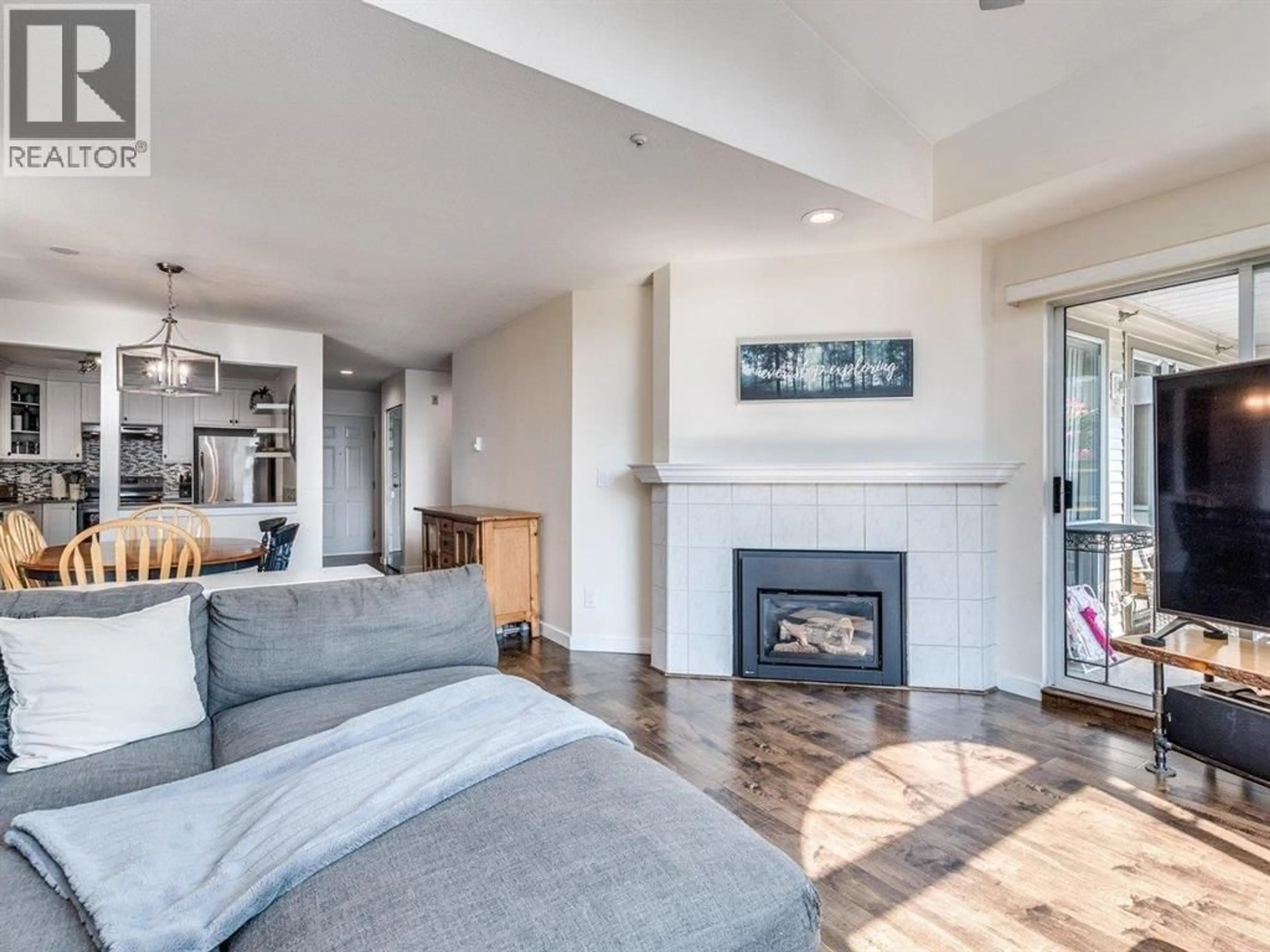 Living room with furniture, unknown for 309 - 19122 122 AVENUE, Pitt Meadows British Columbia V3Y2N7