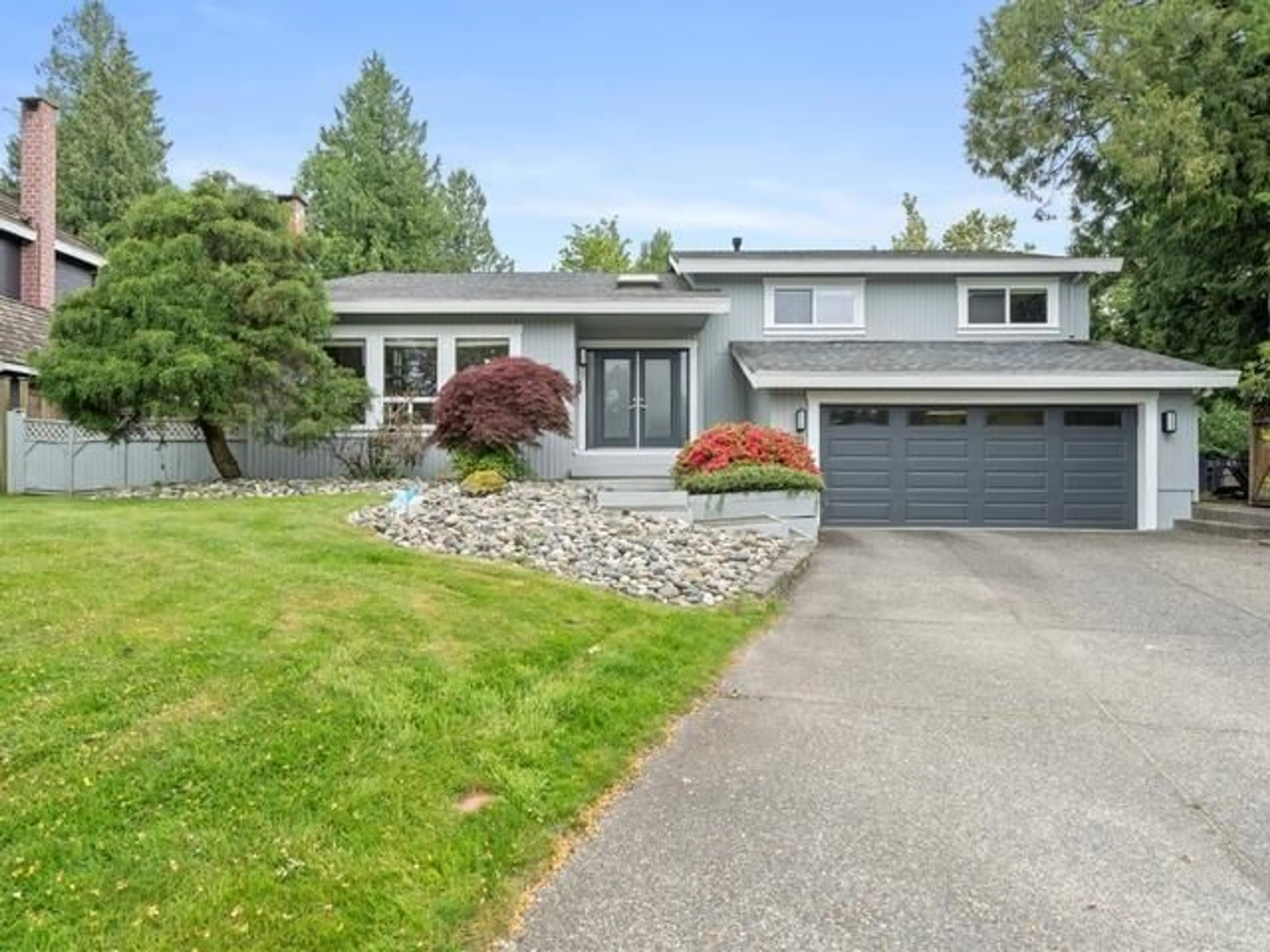 Home with vinyl exterior material, street for 15412 KILKEE PLACE, Surrey British Columbia V3S6E8