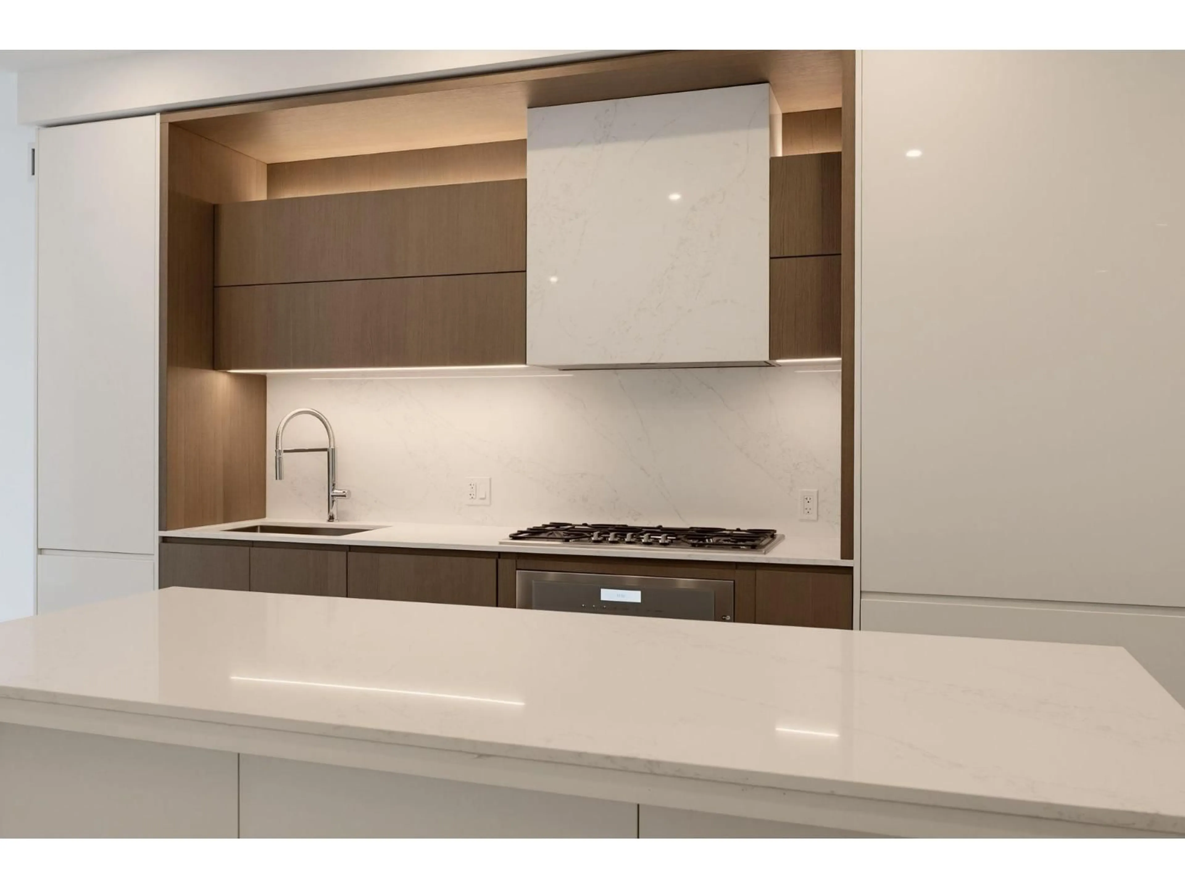 Standard kitchen, unknown for 212 - 1342 JOHNSTON ROAD, White Rock British Columbia V4B0C7