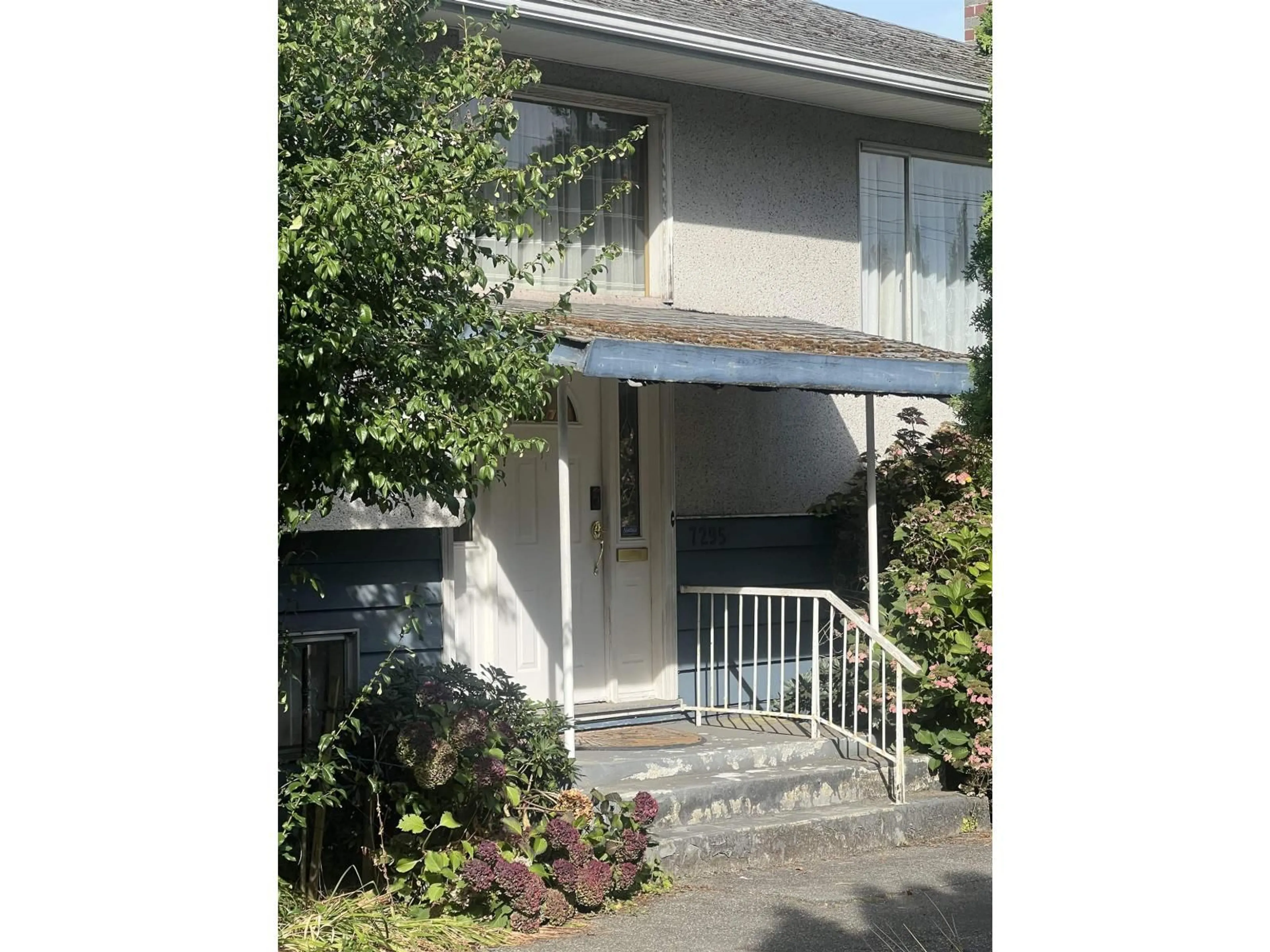 Unknown for 7295 140 STREET, Surrey British Columbia V3W5J6