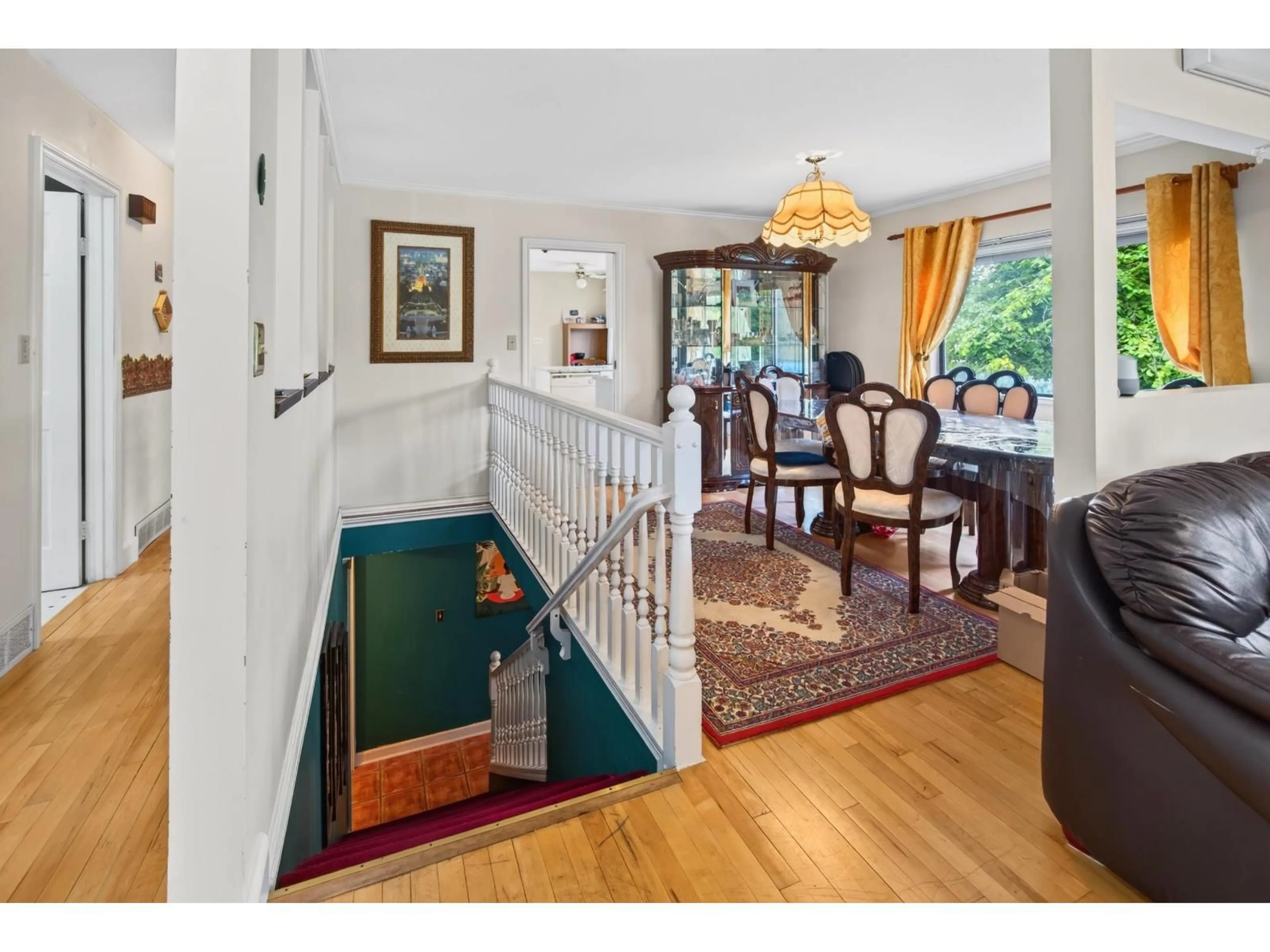 Indoor entryway for 34757 MOFFAT AVENUE, Mission British Columbia V2V6R6
