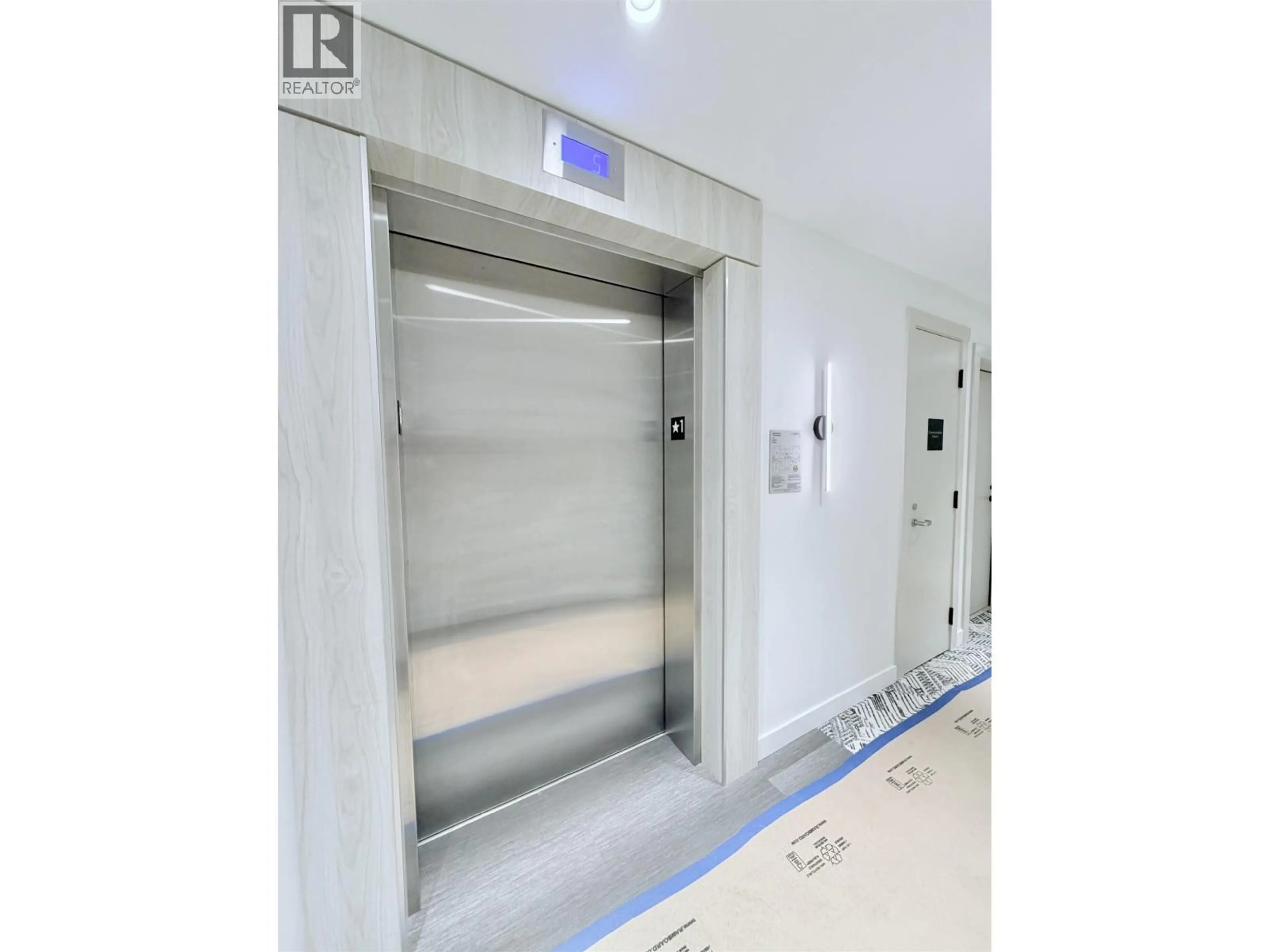 Unknown for 105 - 2268 BROADWAY, Vancouver British Columbia V5N0L2