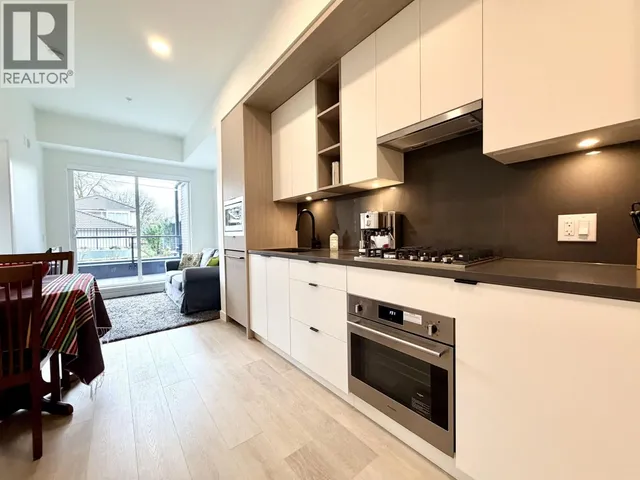 105 - 2268 BROADWAY, Vancouver 3