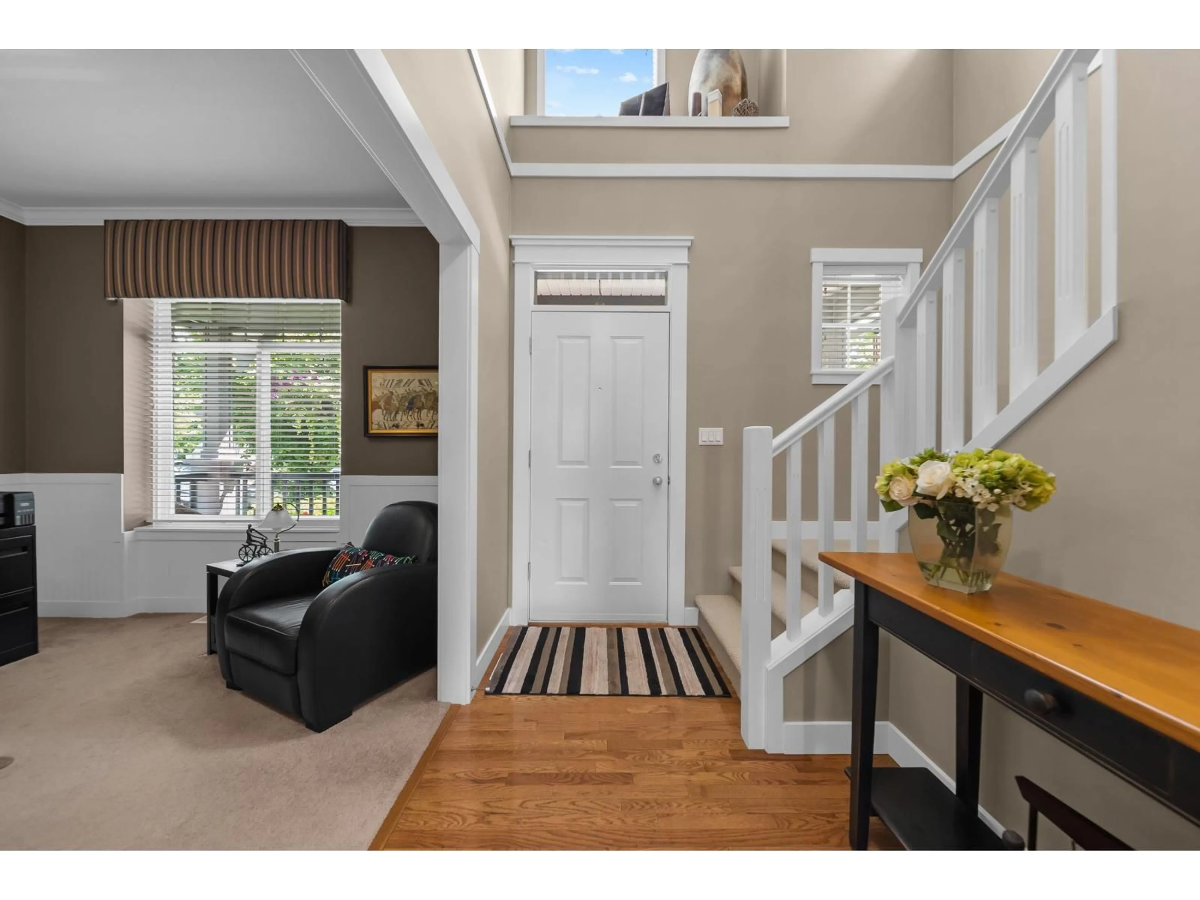 Indoor entryway for 18565 67 AVENUE, Surrey British Columbia V3S1Z1