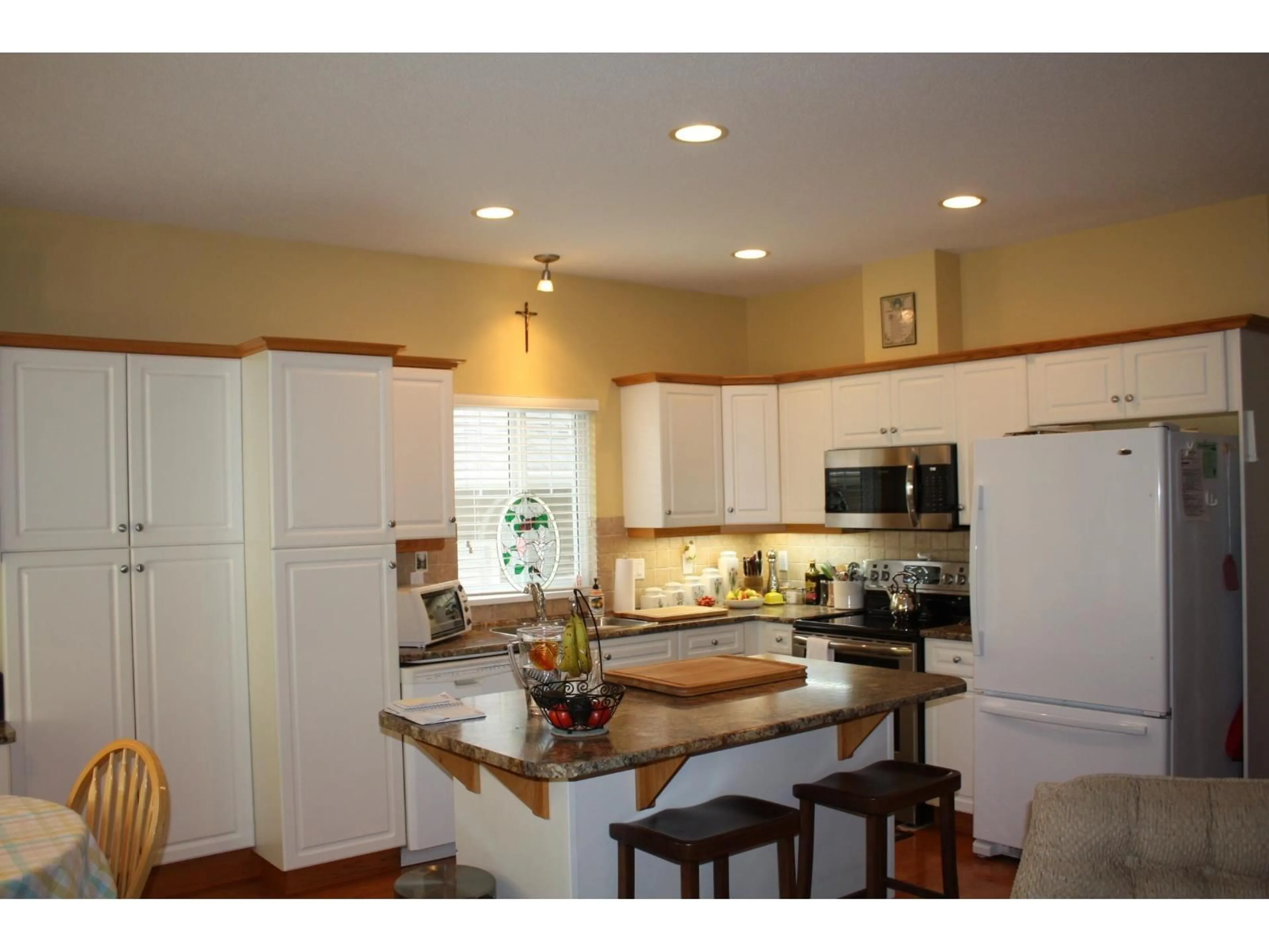 Open concept kitchen, unknown for 61 - 5700 JINKERSON ROAD, Chilliwack British Columbia V2R5N6