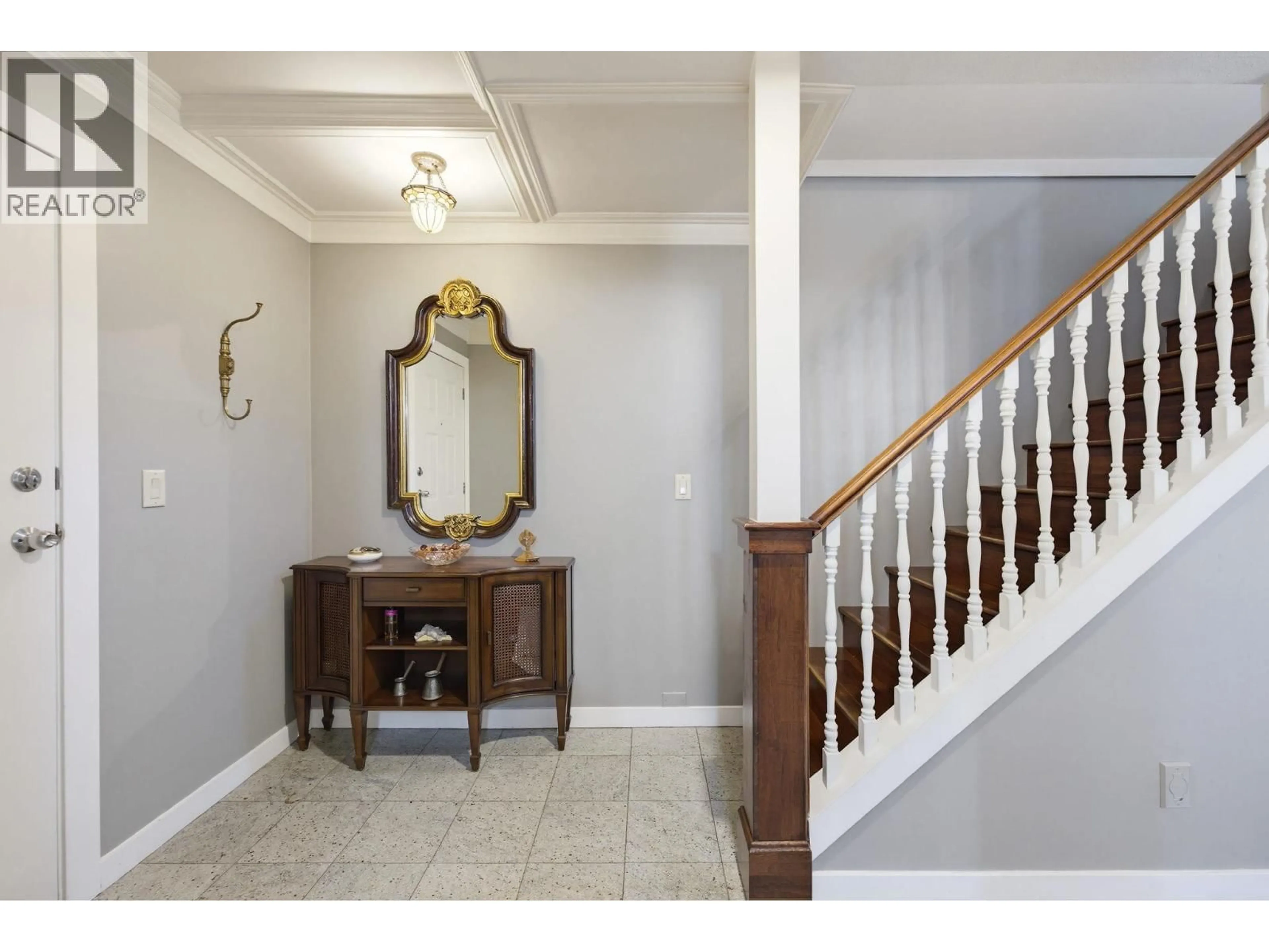 Indoor entryway for 11 - 1135 LANSDOWNE DRIVE, Coquitlam British Columbia V3B7K6
