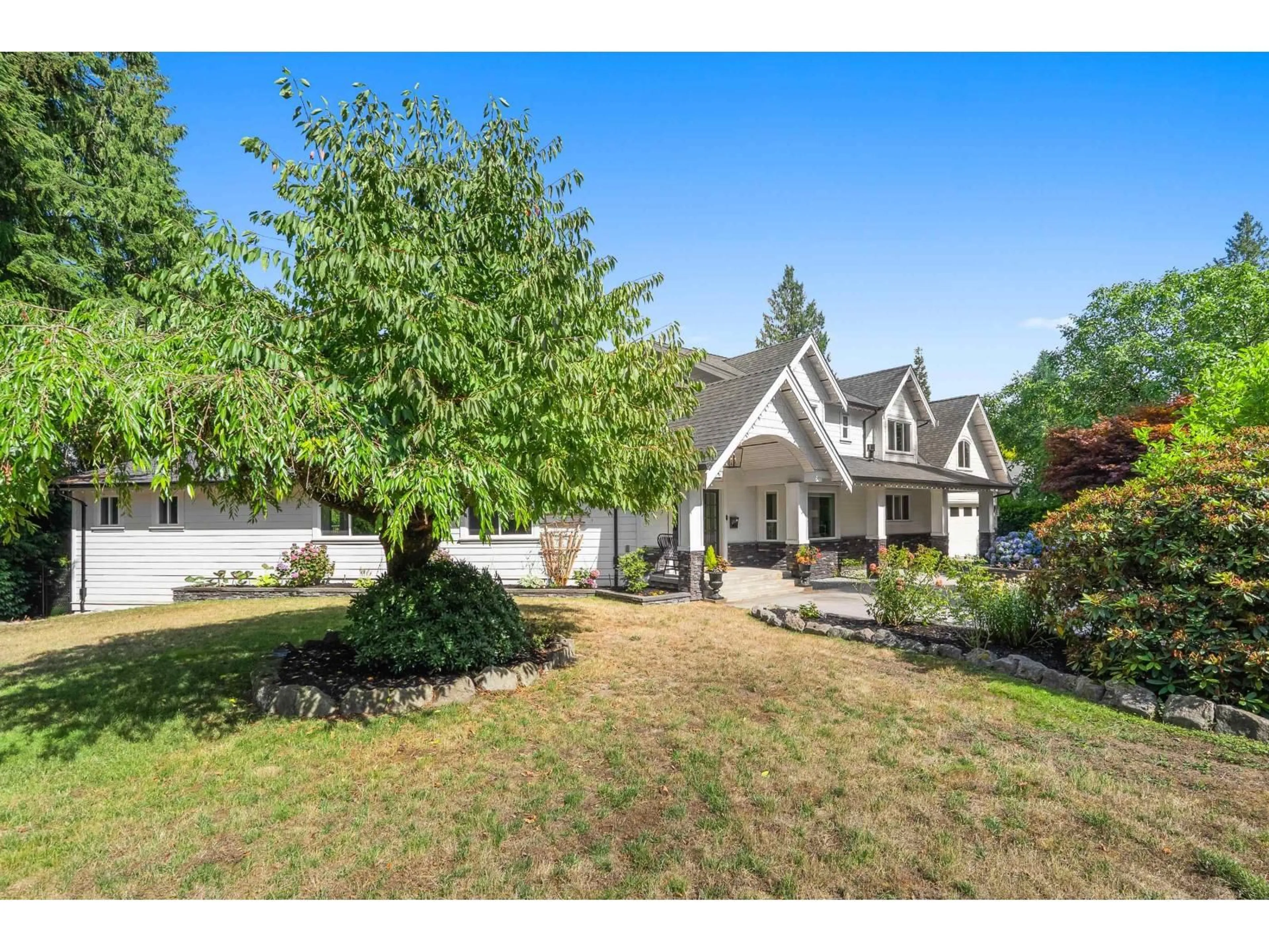 A pic from outside/outdoor area/front of a property/back of a property/a pic from drone, unknown for 3330 140 STREET, Surrey British Columbia V4P2A8