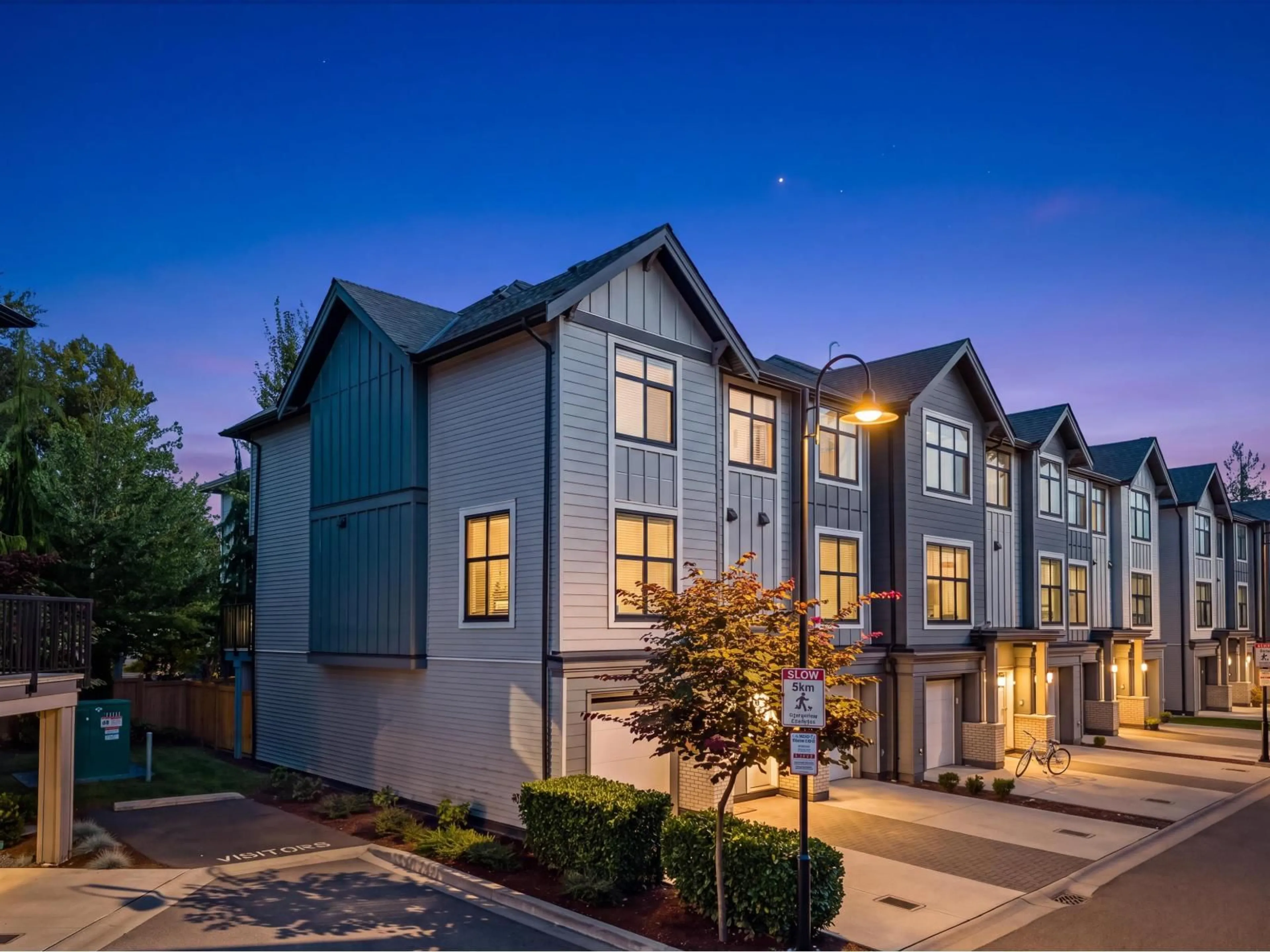 Unknown for 301 - 2267 MCKENZIE ROAD, Abbotsford British Columbia V2S0M9