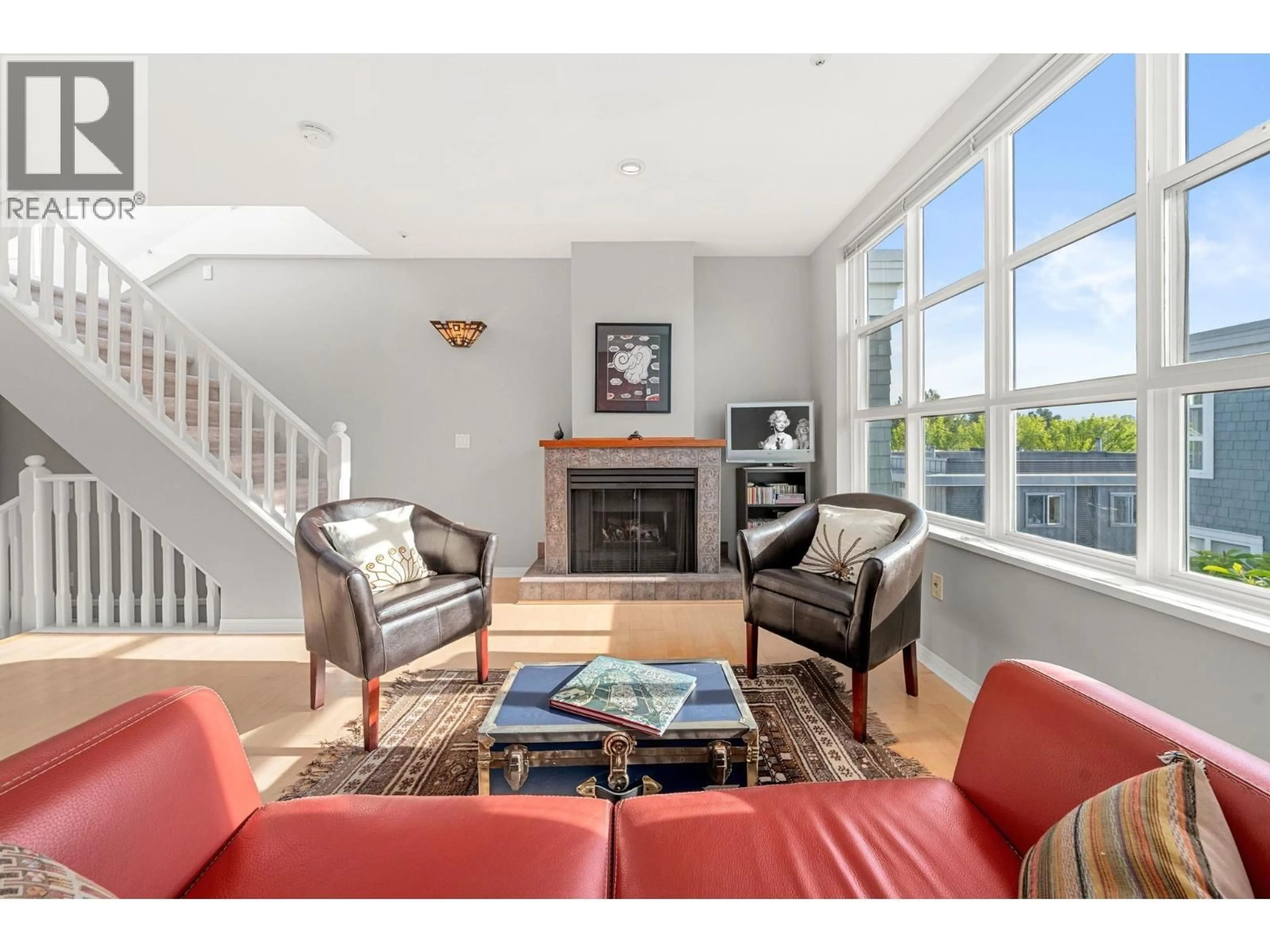 Living room with furniture, unknown for 207 - 669 7TH AVENUE, Vancouver British Columbia V5Z1B6