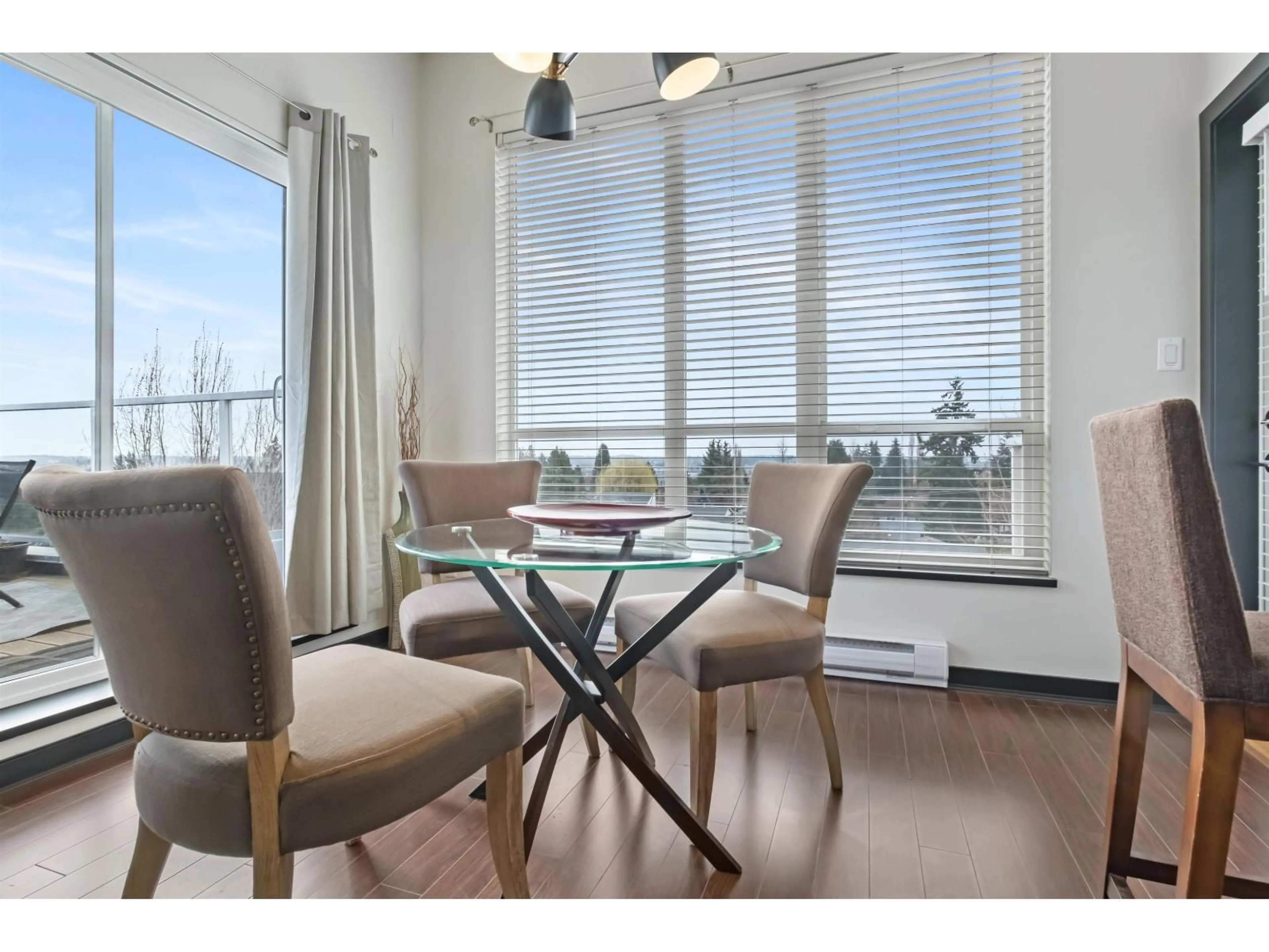 Dining room, wood/laminate floor for 501 - 6440 194 STREET, Surrey British Columbia V4N6J7
