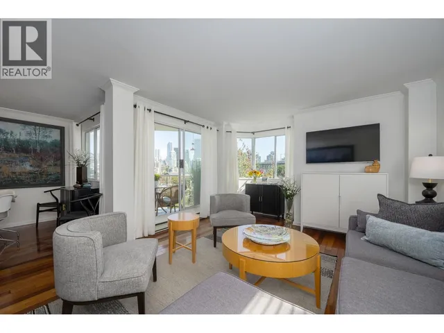 607 - 1508 MARINER WALK, Vancouver 3