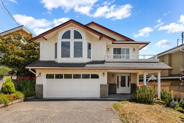 952 KENT STREET, White Rock 2