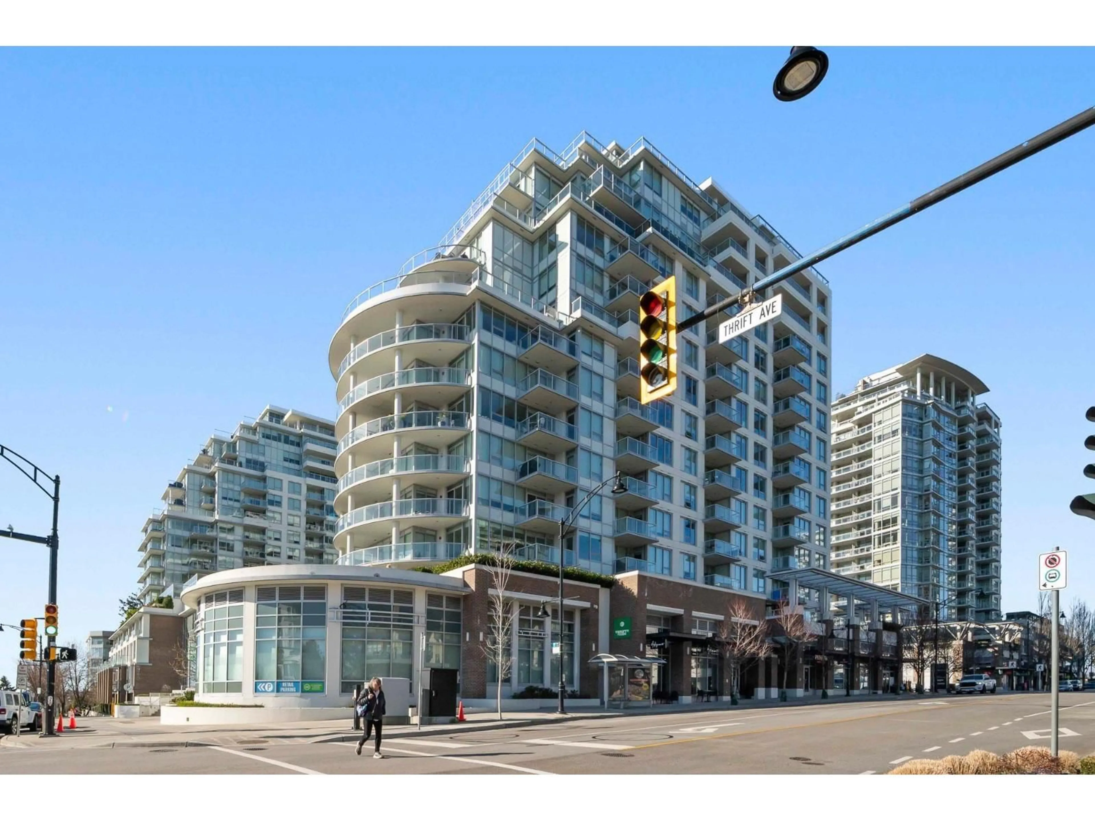 Indoor foyer for 1001 - 1441 JOHNSTON ROAD, White Rock British Columbia V4B3Z4