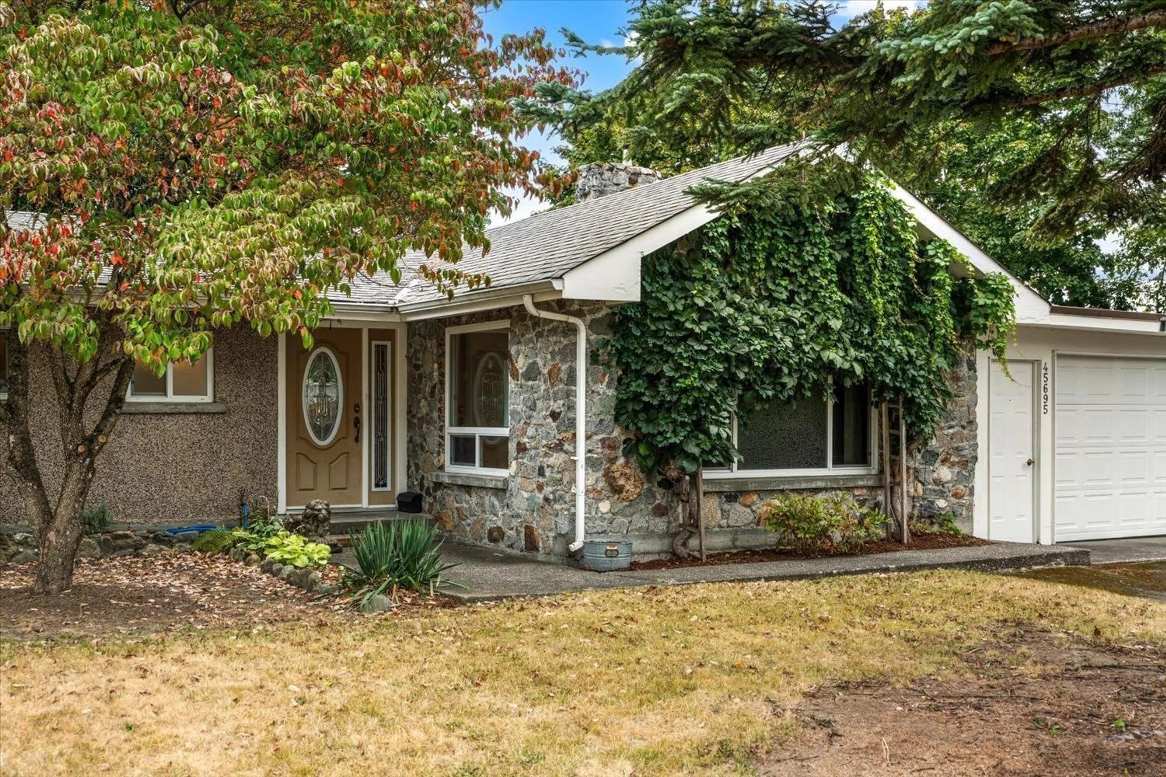 Home with brick exterior material, street for 45695 LAURA CRESCENT, Chilliwack British Columbia V2R3M7