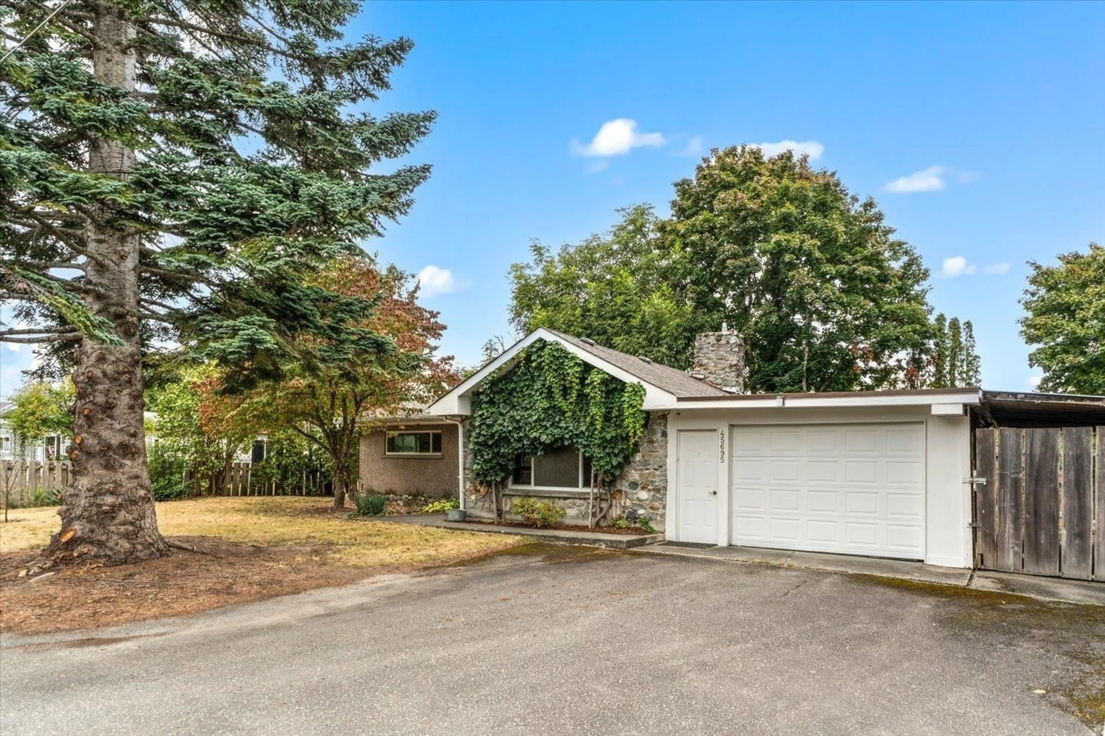 Unknown for 45695 LAURA CRESCENT, Chilliwack British Columbia V2R3M7