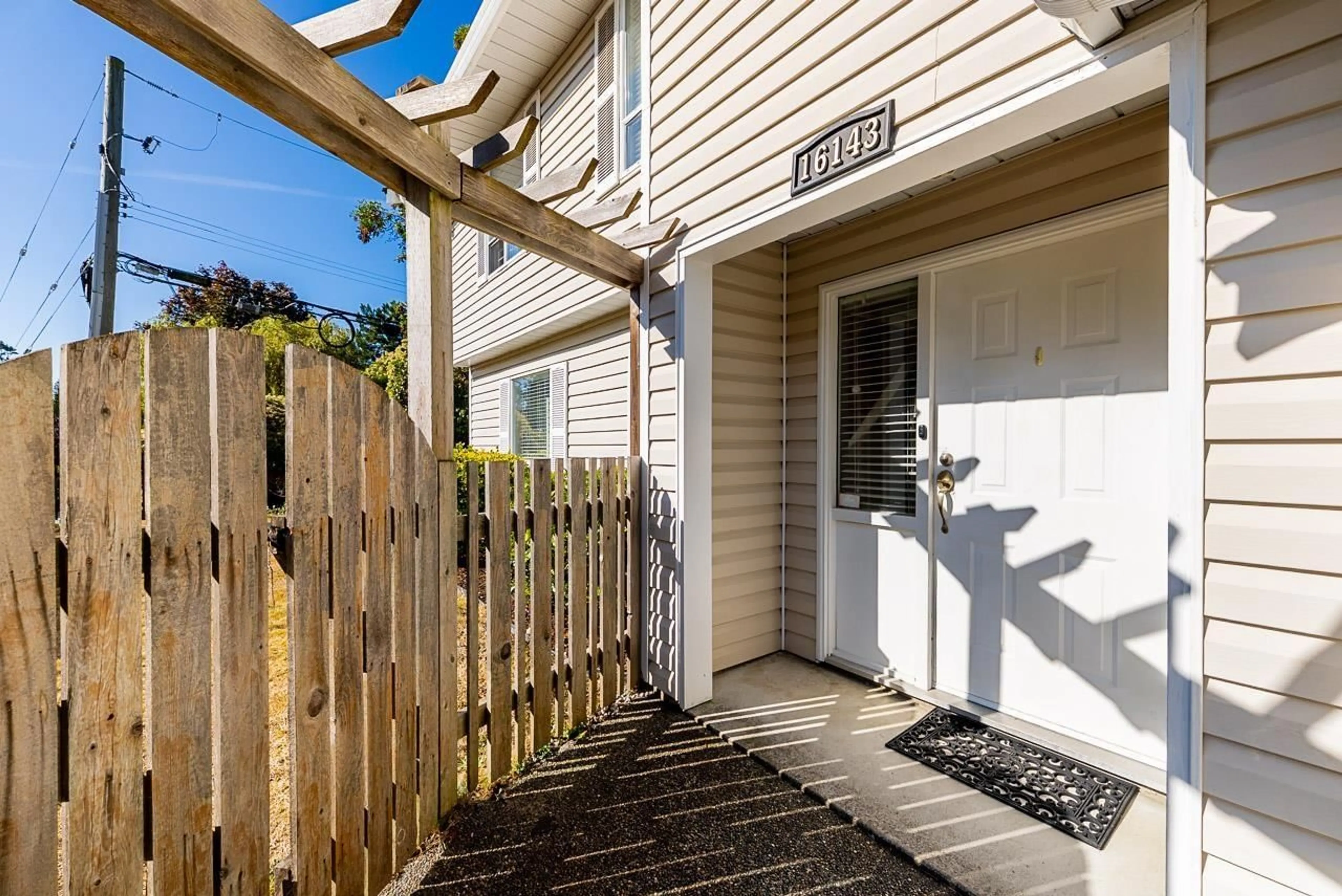 Unknown for 16143 9 AVENUE, Surrey British Columbia V4A8R4