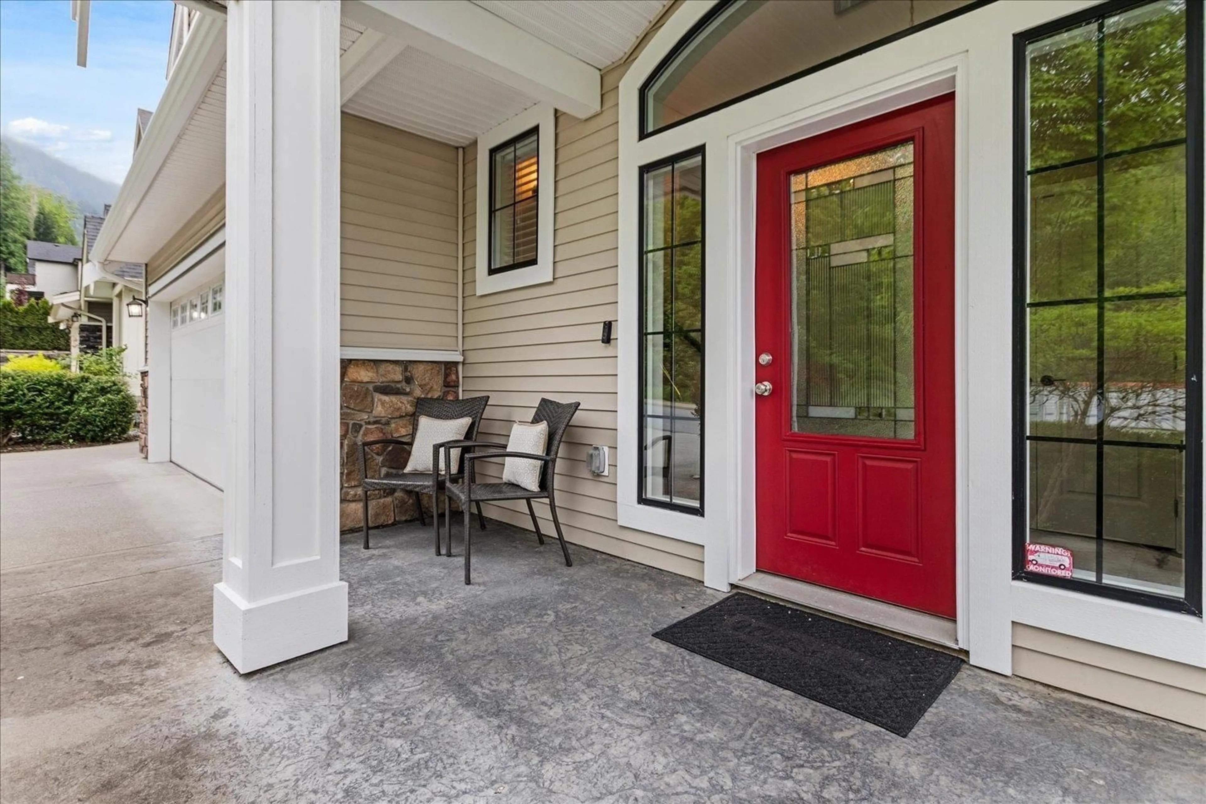 Indoor entryway for 7377 RAMSAY PLACE, Chilliwack British Columbia V4Z0C4