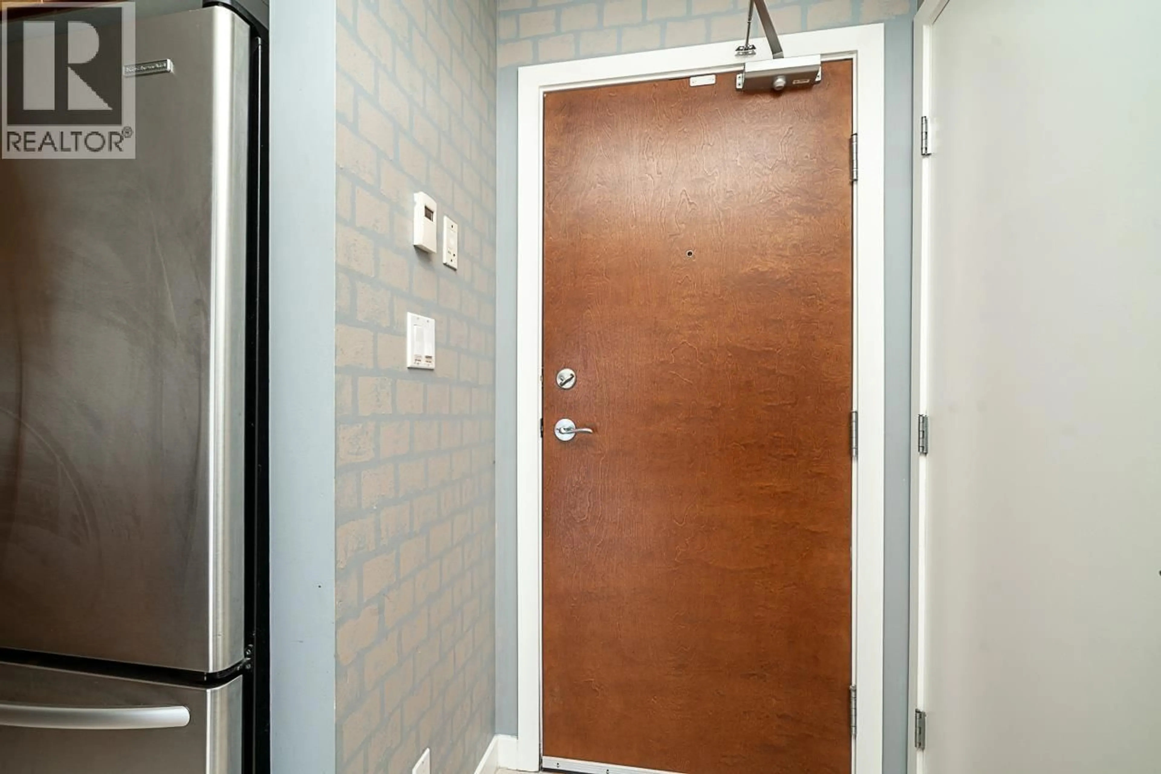Indoor entryway for 1007 - 6888 ALDERBRIDGE WAY, Richmond British Columbia V6X0A7