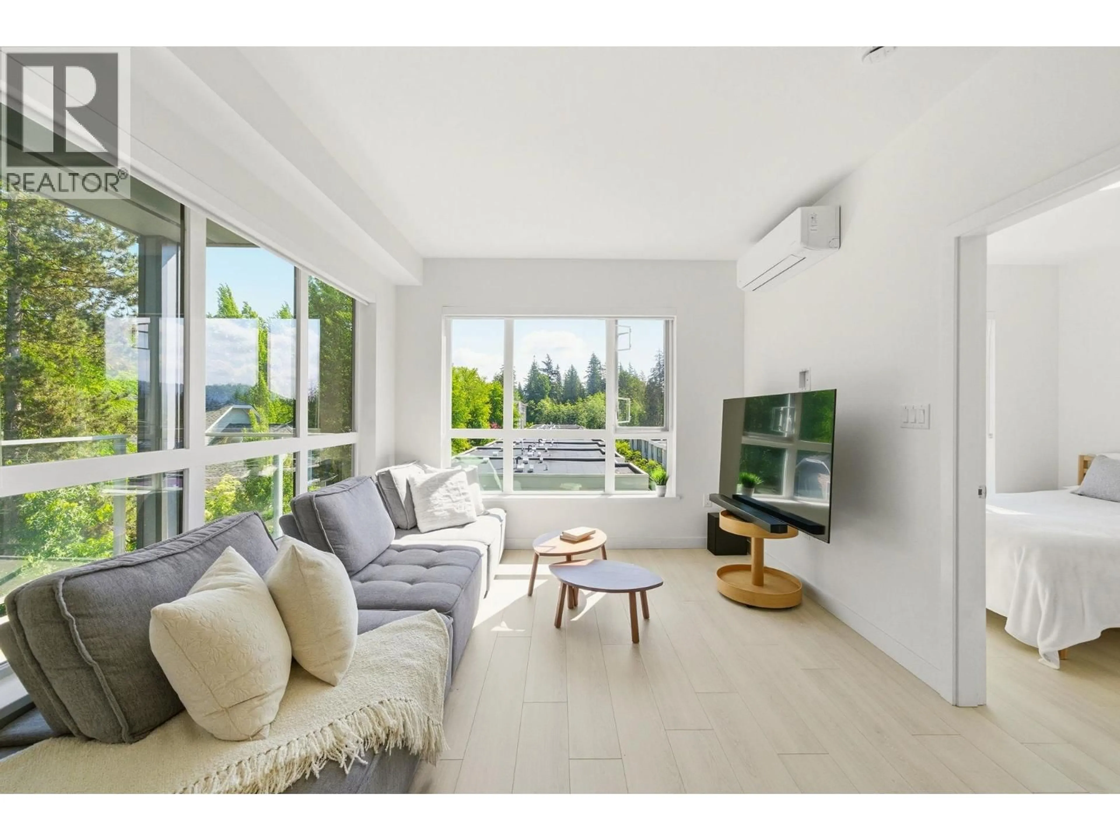 Living room with furniture, unknown for 513 - 3596 MALSUM DRIVE, North Vancouver British Columbia V7G0B5