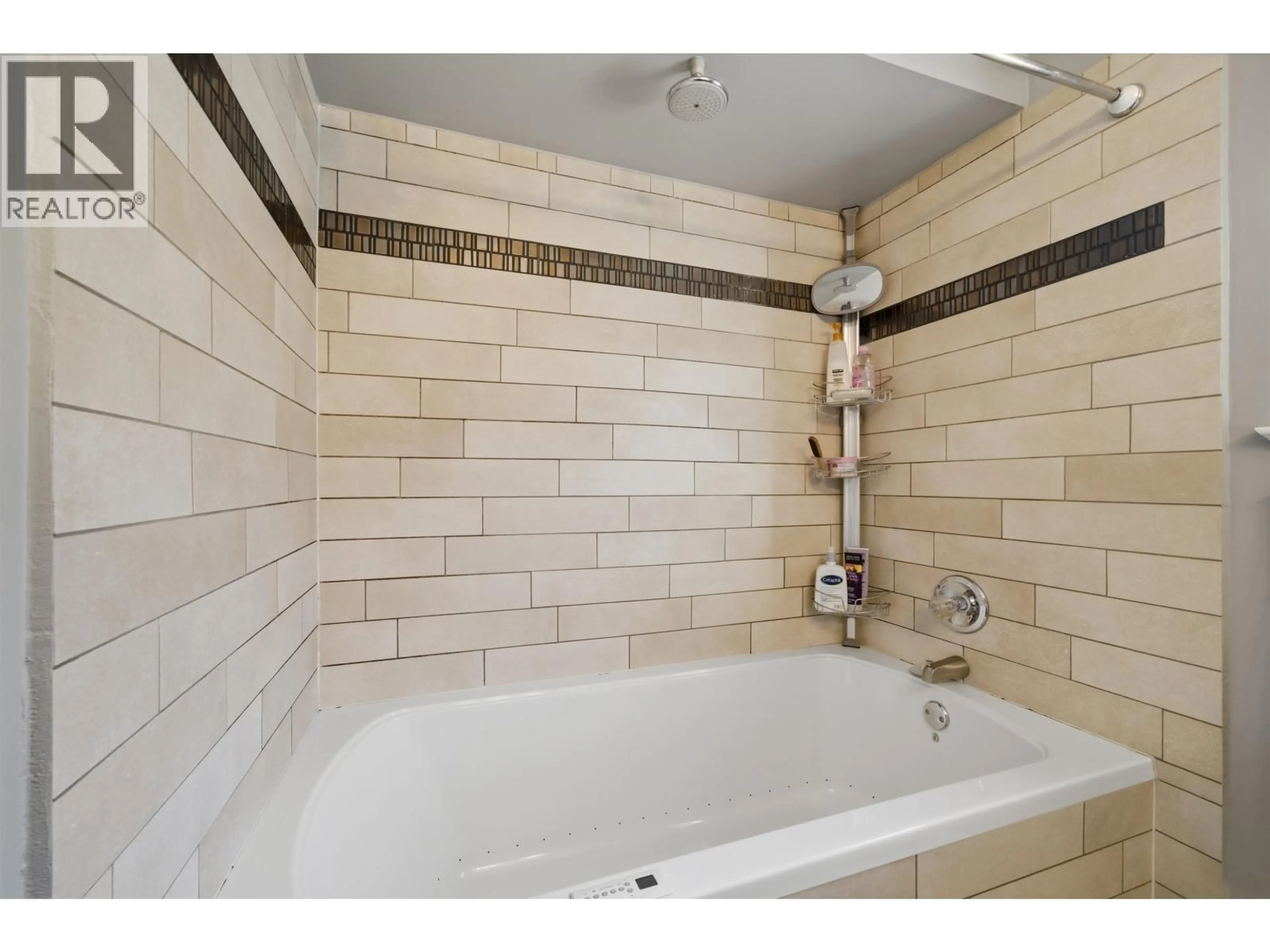 Contemporary bathroom, ceramic/tile floor for 4468 GRAVELEY STREET, Burnaby British Columbia V5C3T8