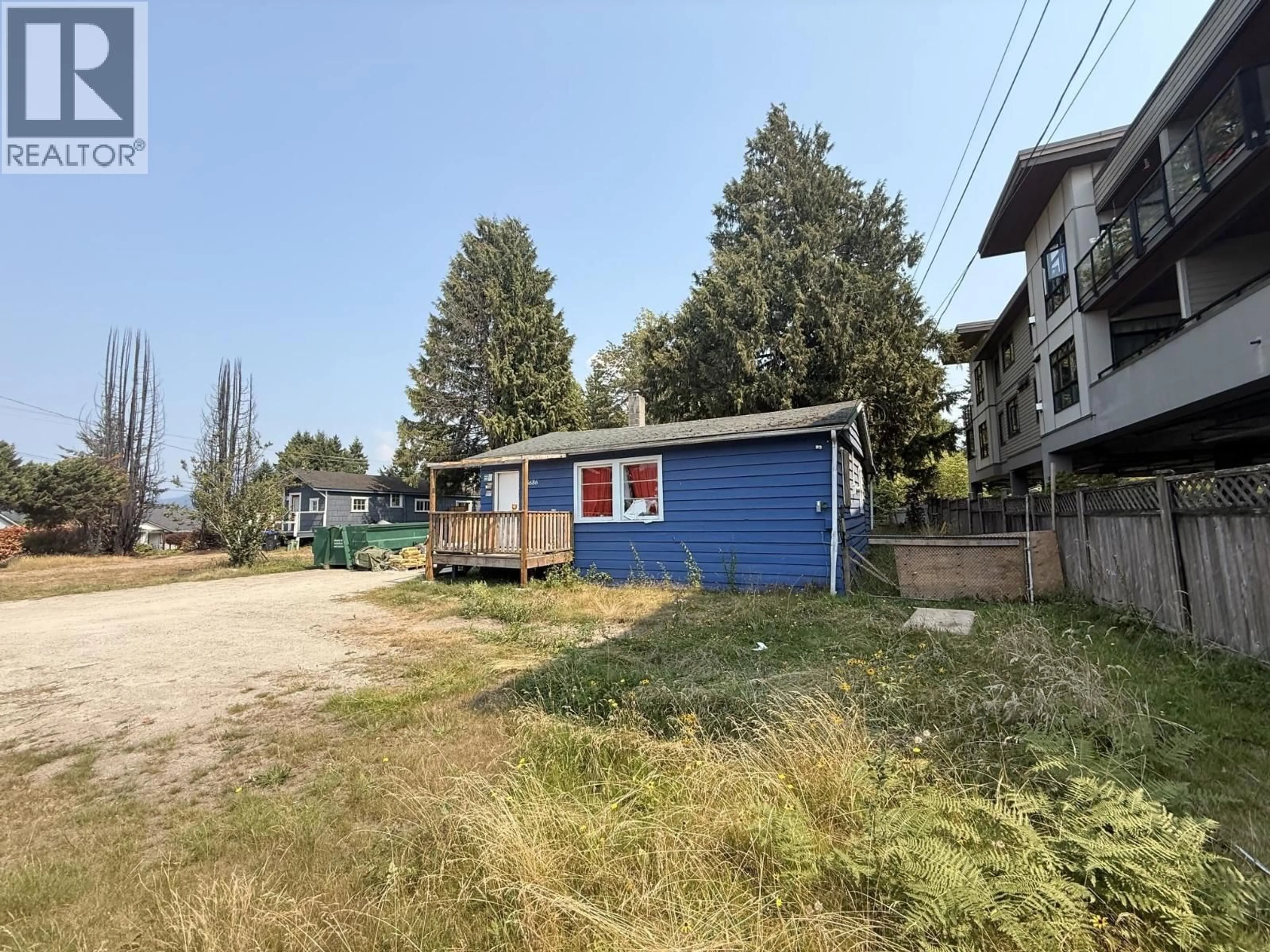Shed for 5686 WHARF AVENUE, Sechelt British Columbia V0N3A0