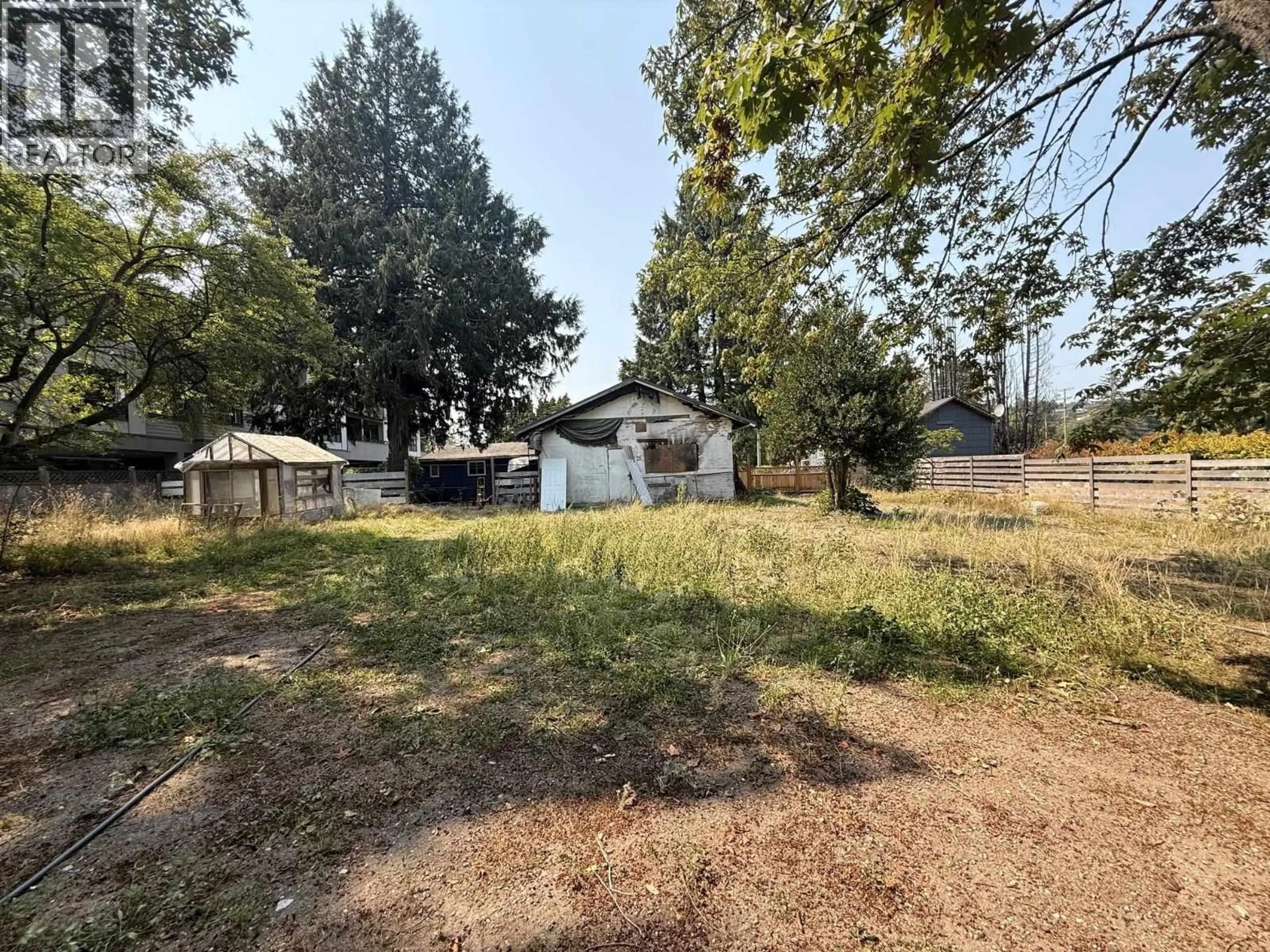 A pic from outside/outdoor area/front of a property/back of a property/a pic from drone, street for 5686 WHARF AVENUE, Sechelt British Columbia V0N3A0