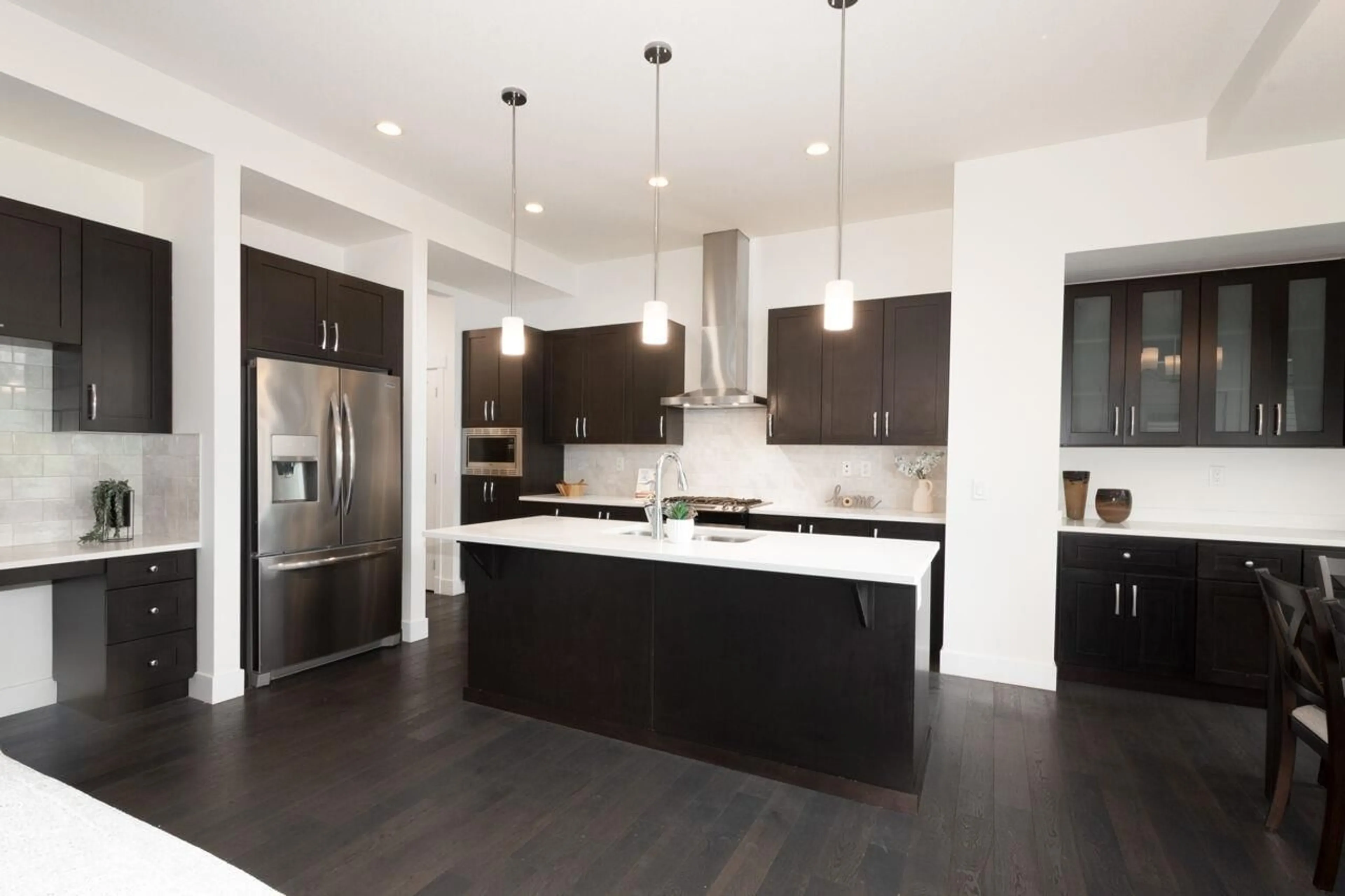 Contemporary kitchen, wood/laminate floor for 20461 83A AVENUE, Langley British Columbia V2Y0S2