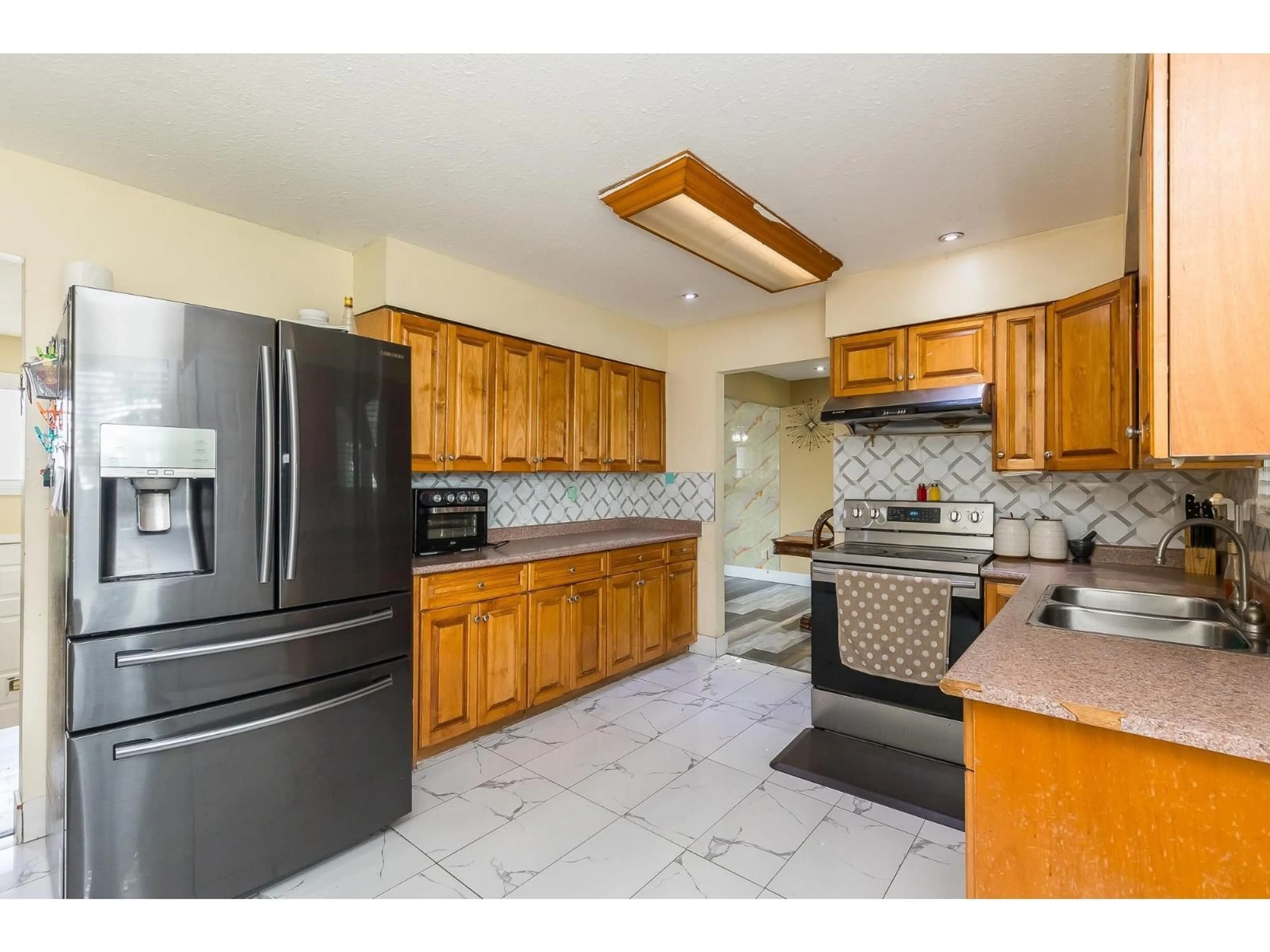 Unknown for 32698 PANDORA AVENUE, Abbotsford British Columbia V2T3X1