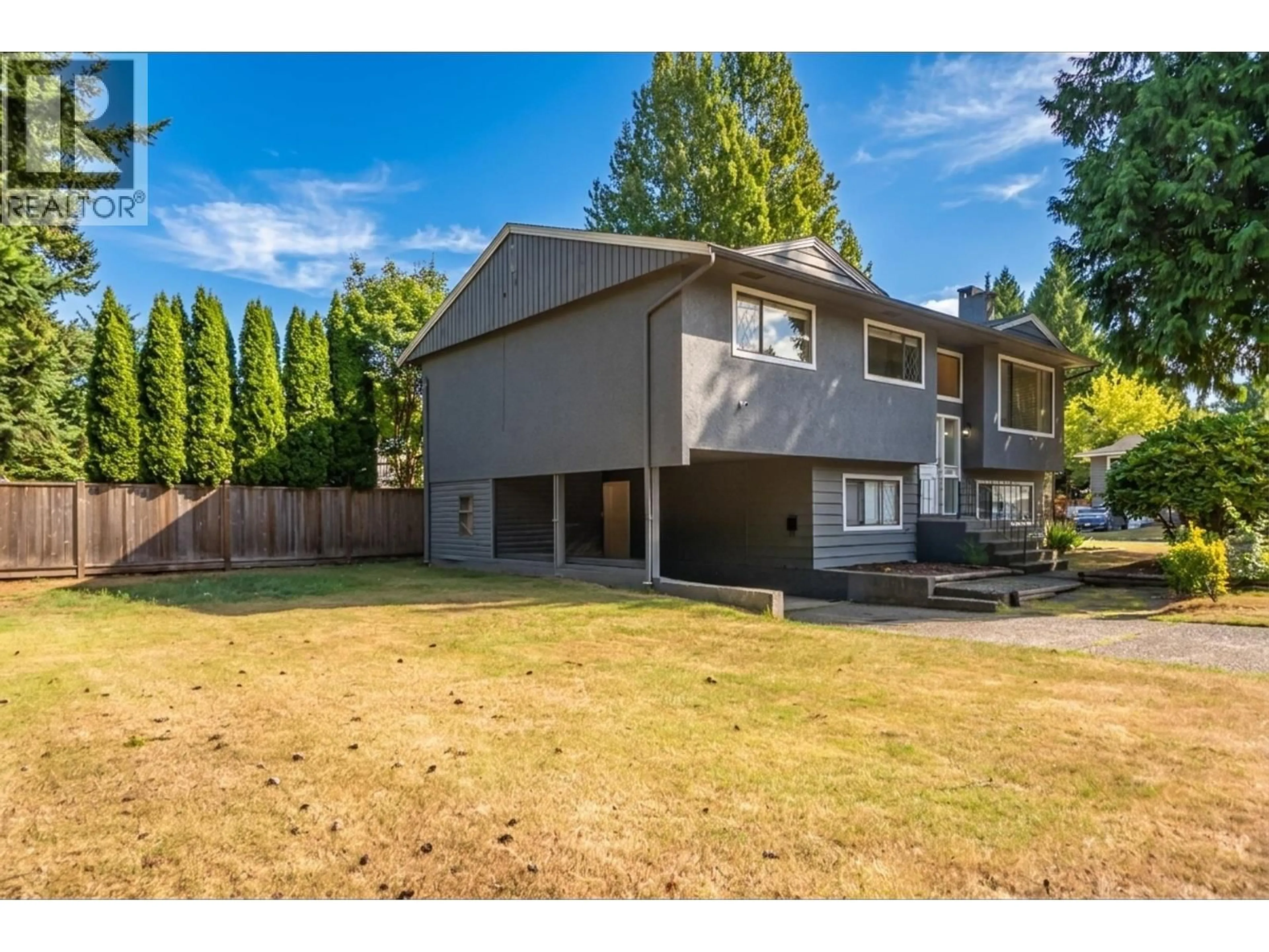 A pic from outside/outdoor area/front of a property/back of a property/a pic from drone, unknown for 20783 THORNE AVENUE, Maple Ridge British Columbia V2X7R1