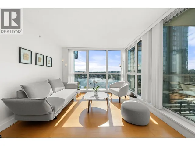 2002 - 1408 STRATHMORE MEWS, Vancouver 2