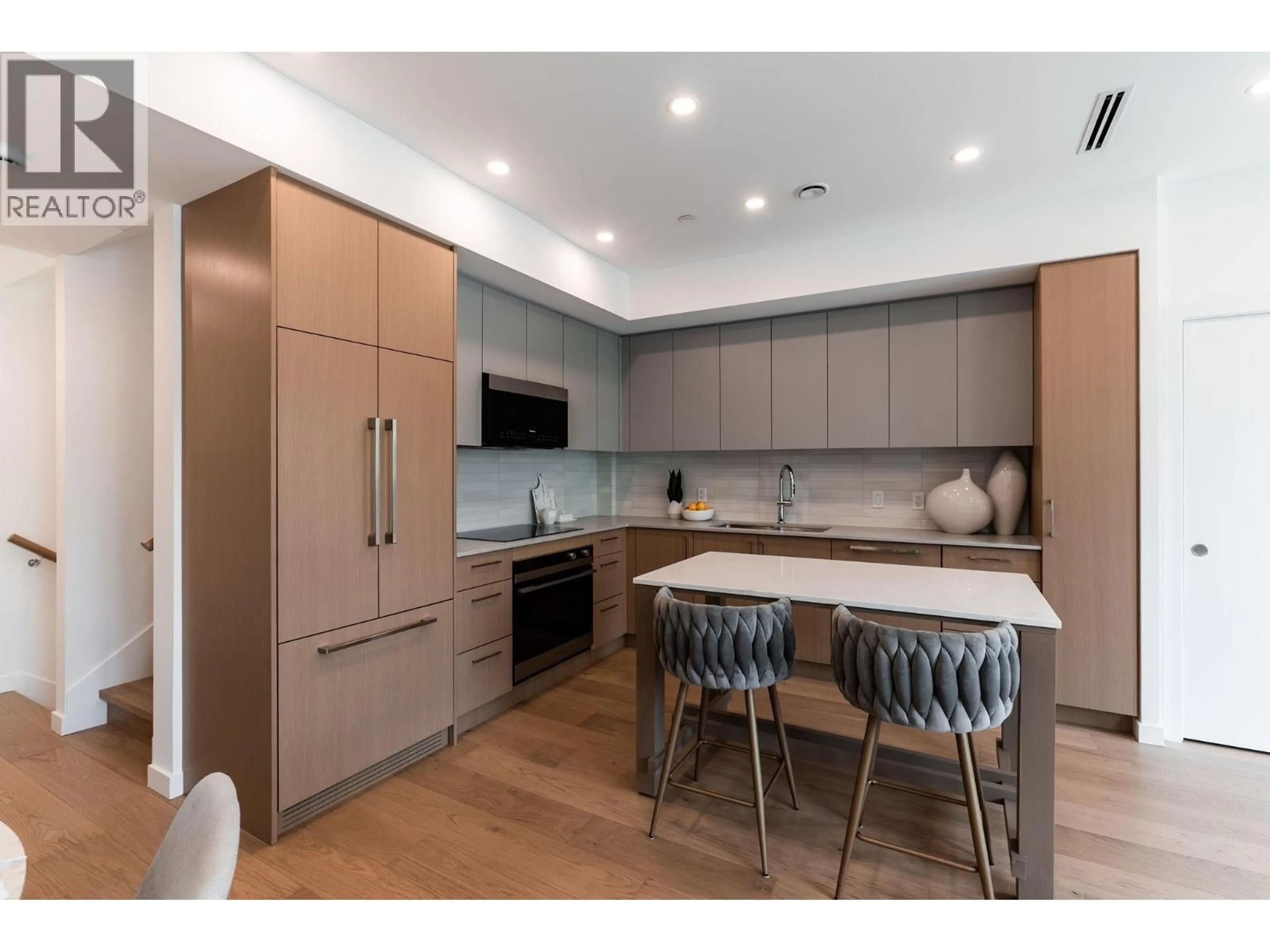 Open concept kitchen, unknown for 1 - 60 17TH AVENUE, Vancouver British Columbia V5V1A2